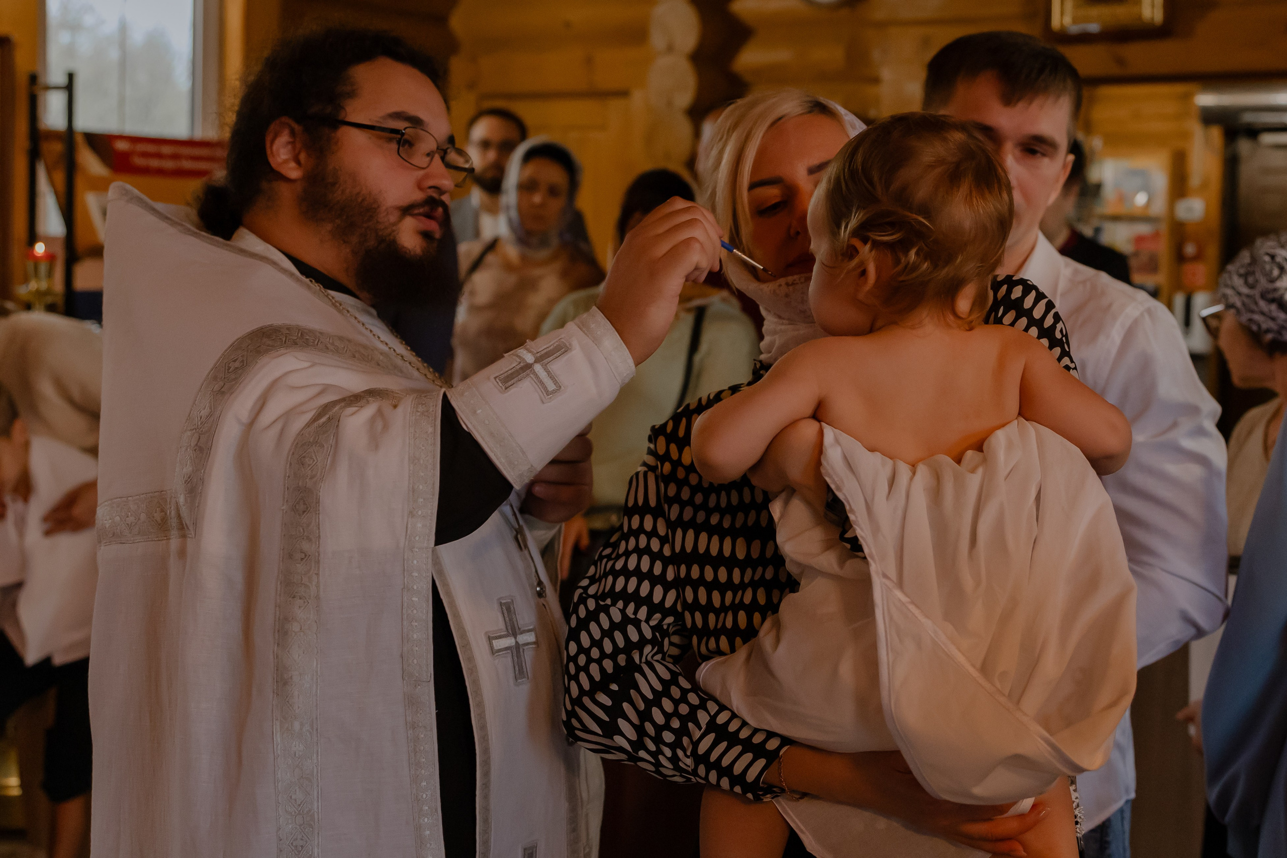Крещение в храме Георгия Победоносца. Фотограф в Новосибирске Екатерина Васильева