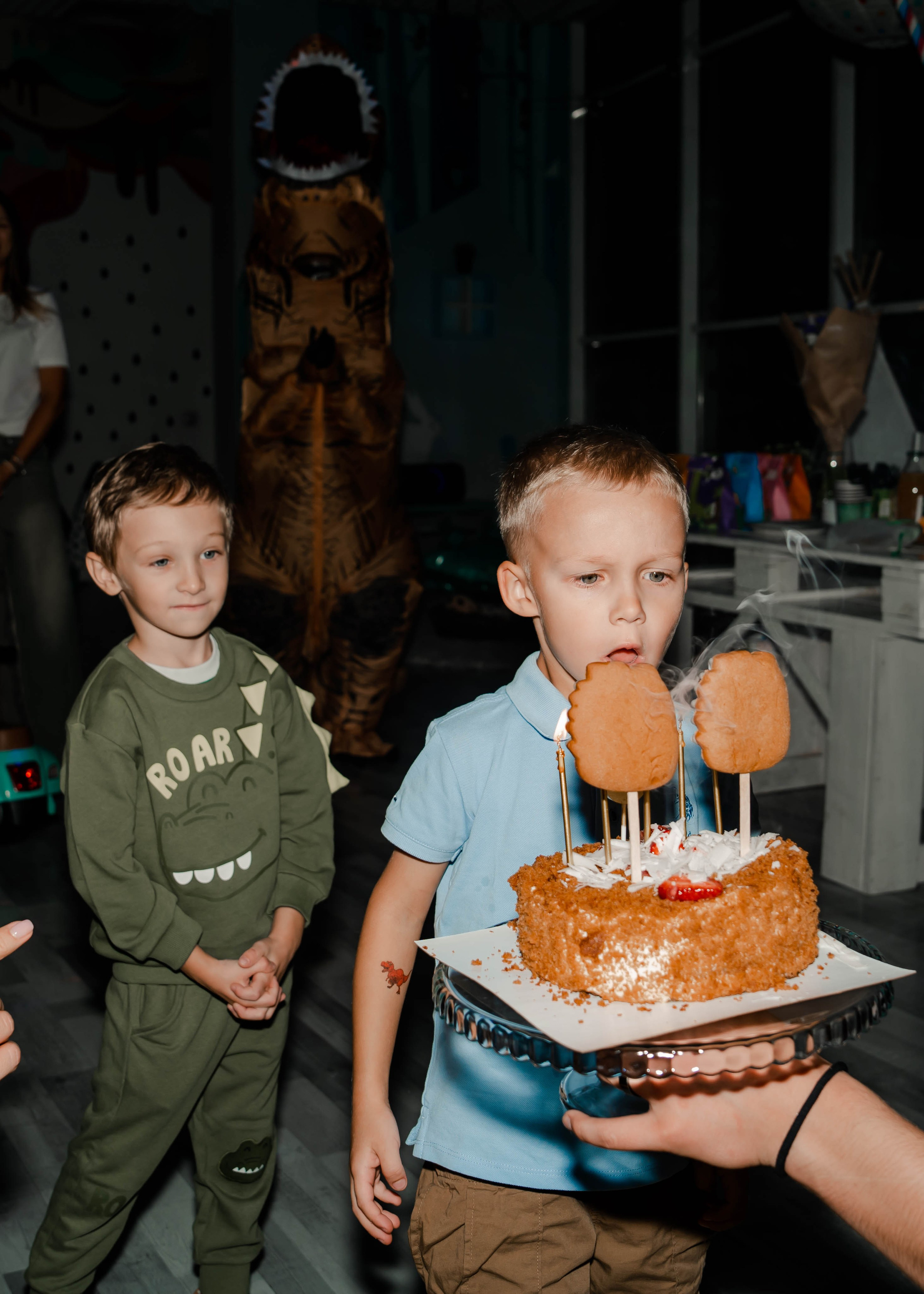 Грозный Тирекс. Крамер Юлиана детский и семейный фотограф