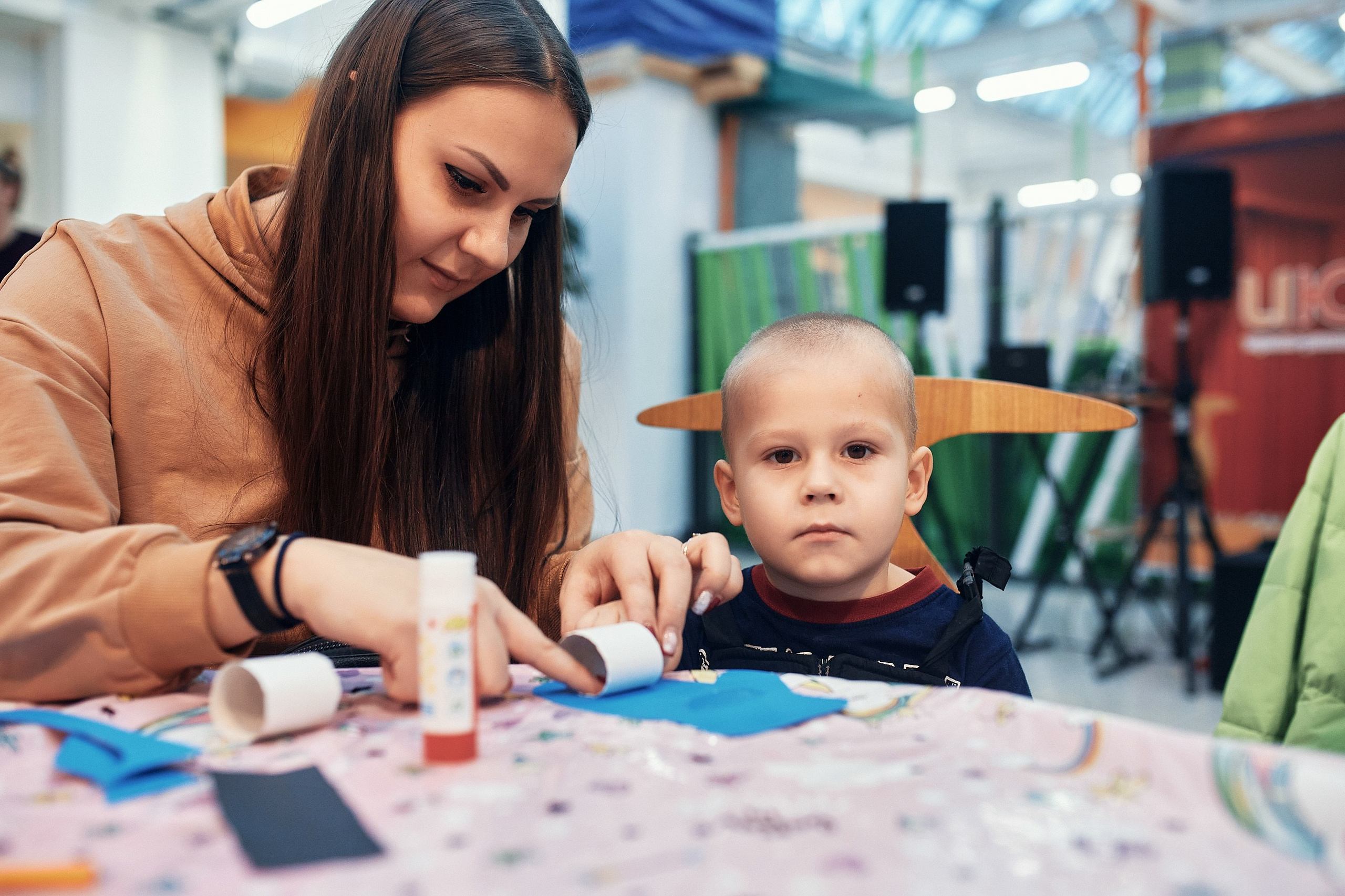 Детский новогодний праздник в ТЦ Июнь. Семейный и репортажной фотограф в Красноярске и Москве Виктор Бабинцев