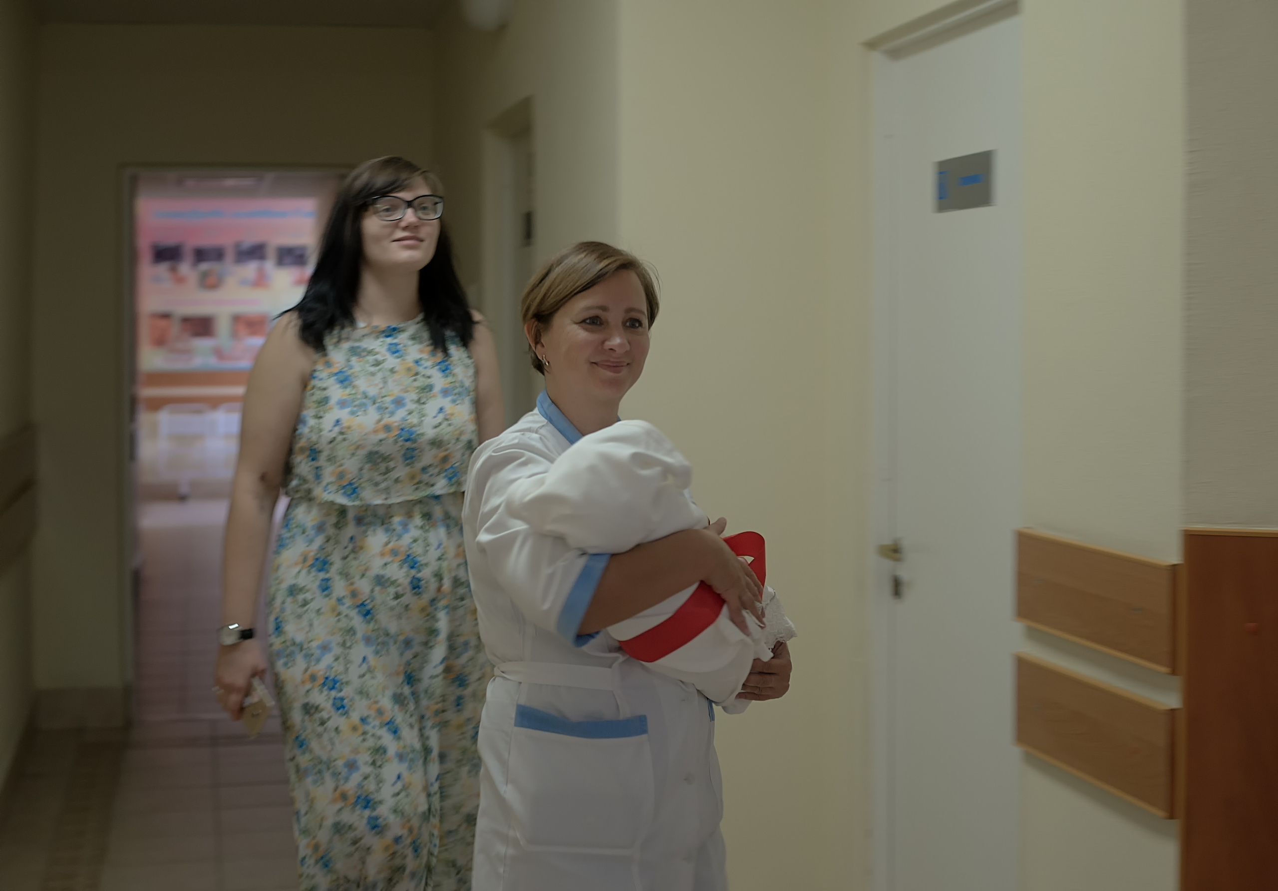 Съемки выписки в роддоме в г. Гомеле. Фотограф (photographer) Lischinski Vitaliy