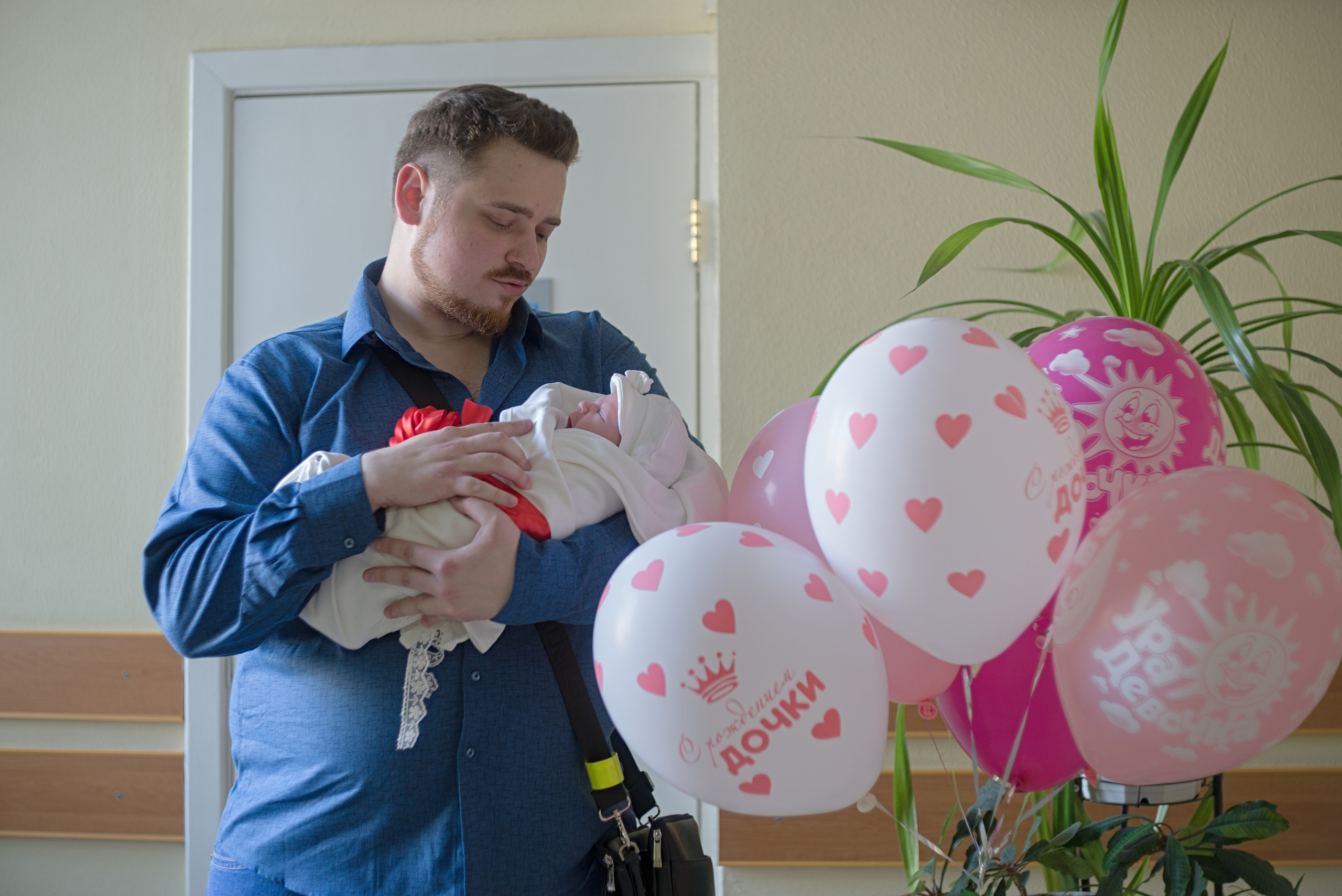Съемки выписки в роддоме в г. Гомеле. Фотограф (photographer) Lischinski Vitaliy