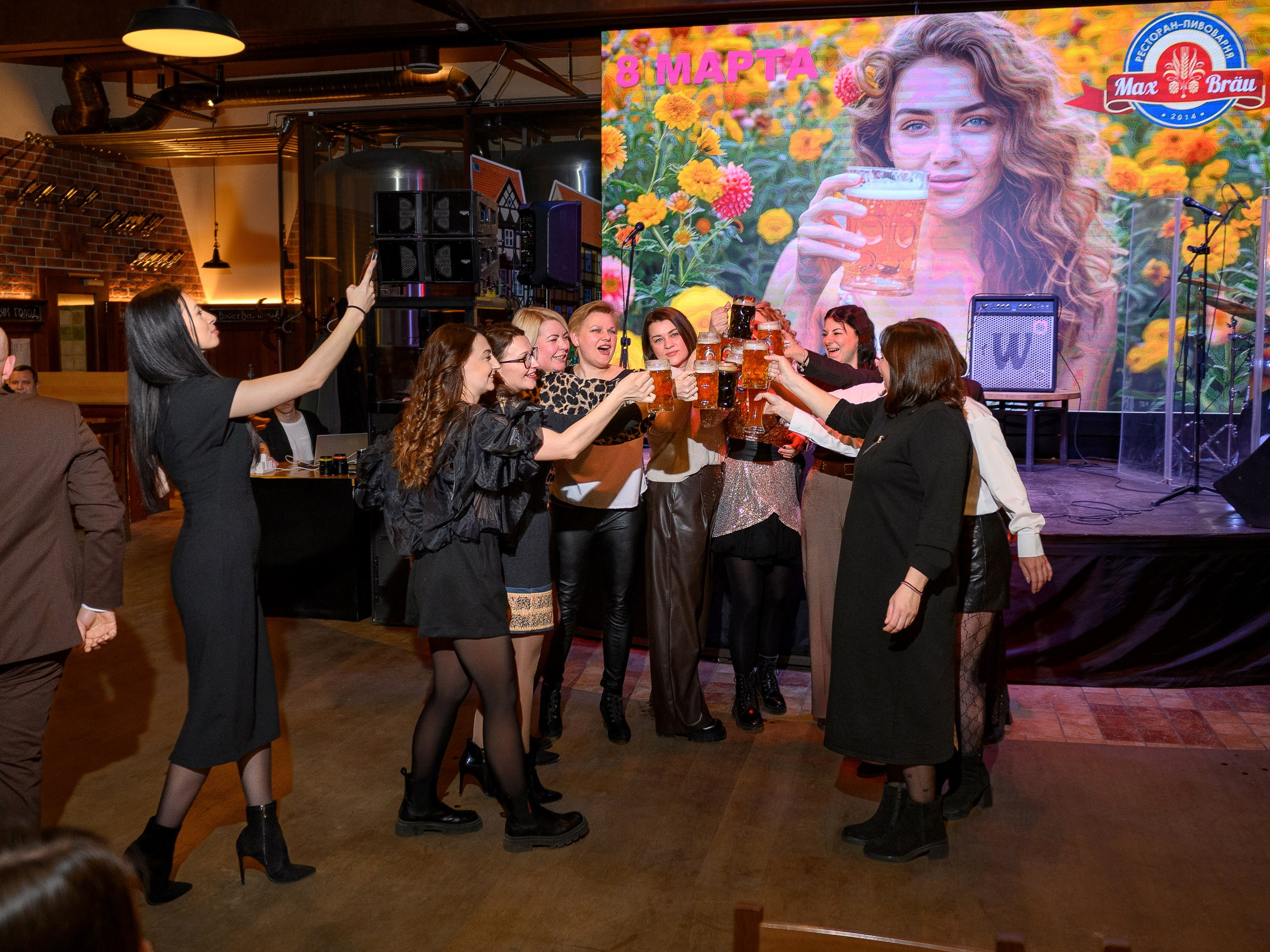 8Марта_МаксБрой. Фотограф Александр Данилов