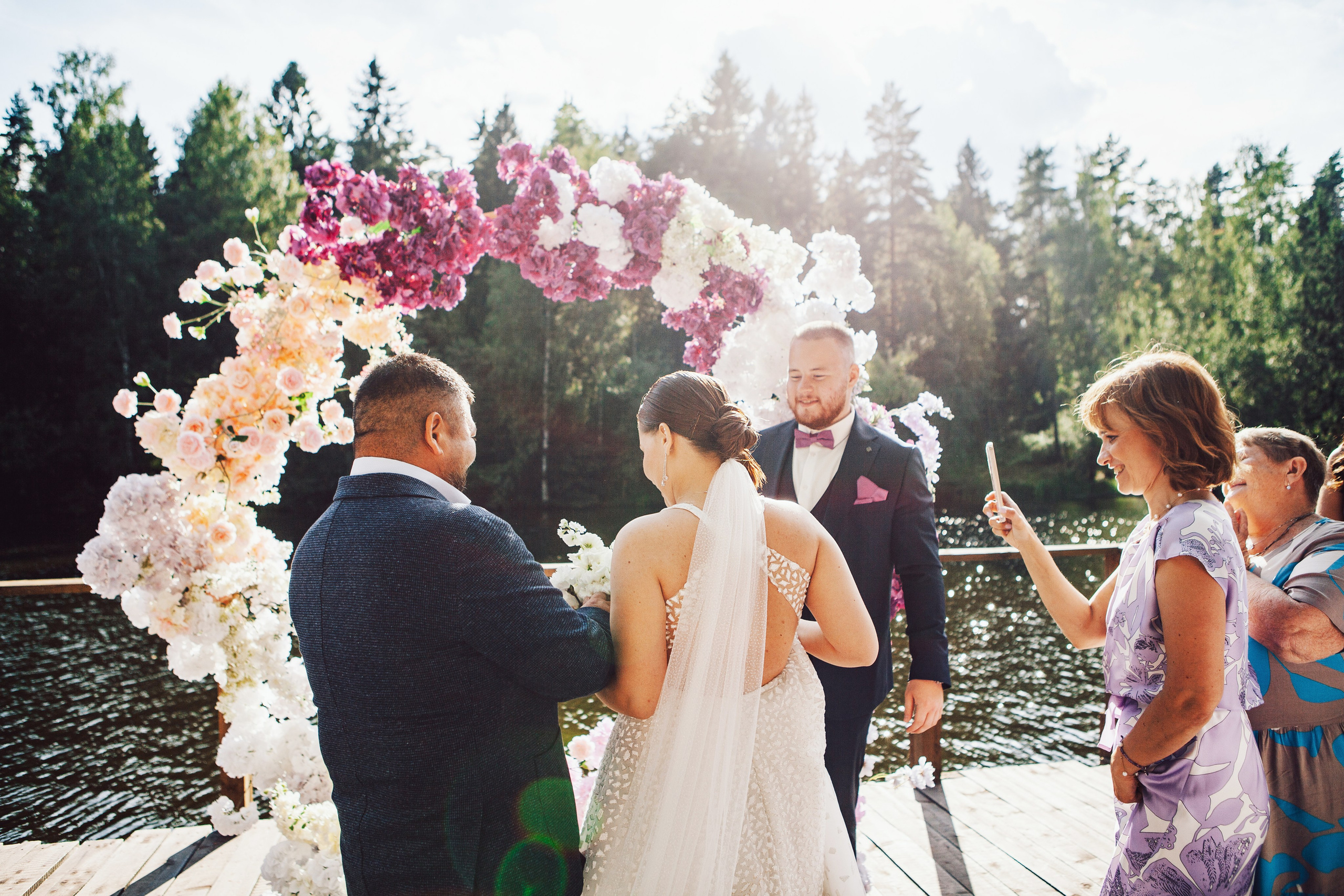 Свадебная фотосессия в отеле hartwell hotel и на патриарших прудах. Фотограф Ольга Ефремова