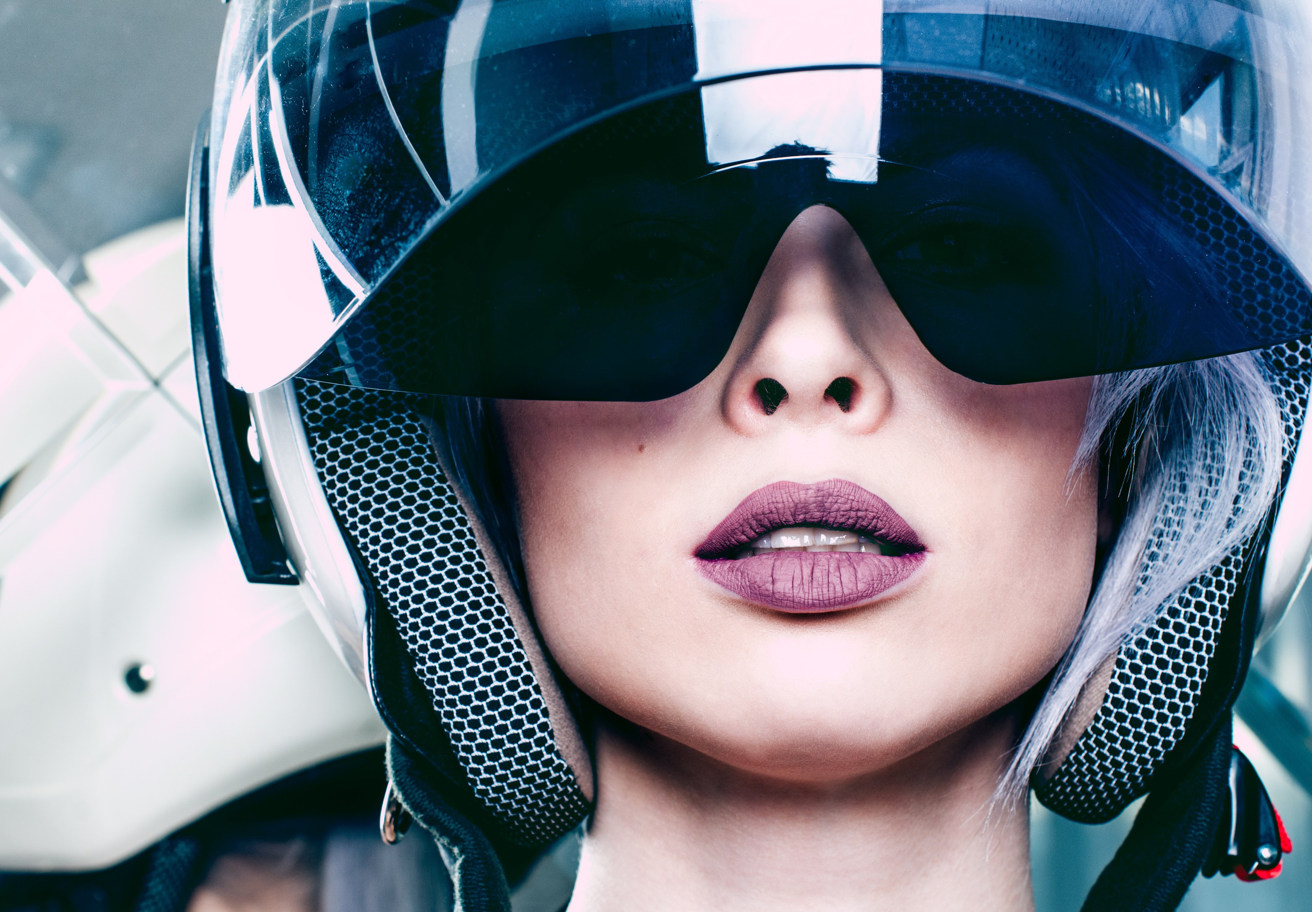 Women's portrait. Photographer in Portugal. Oksana Lomnova