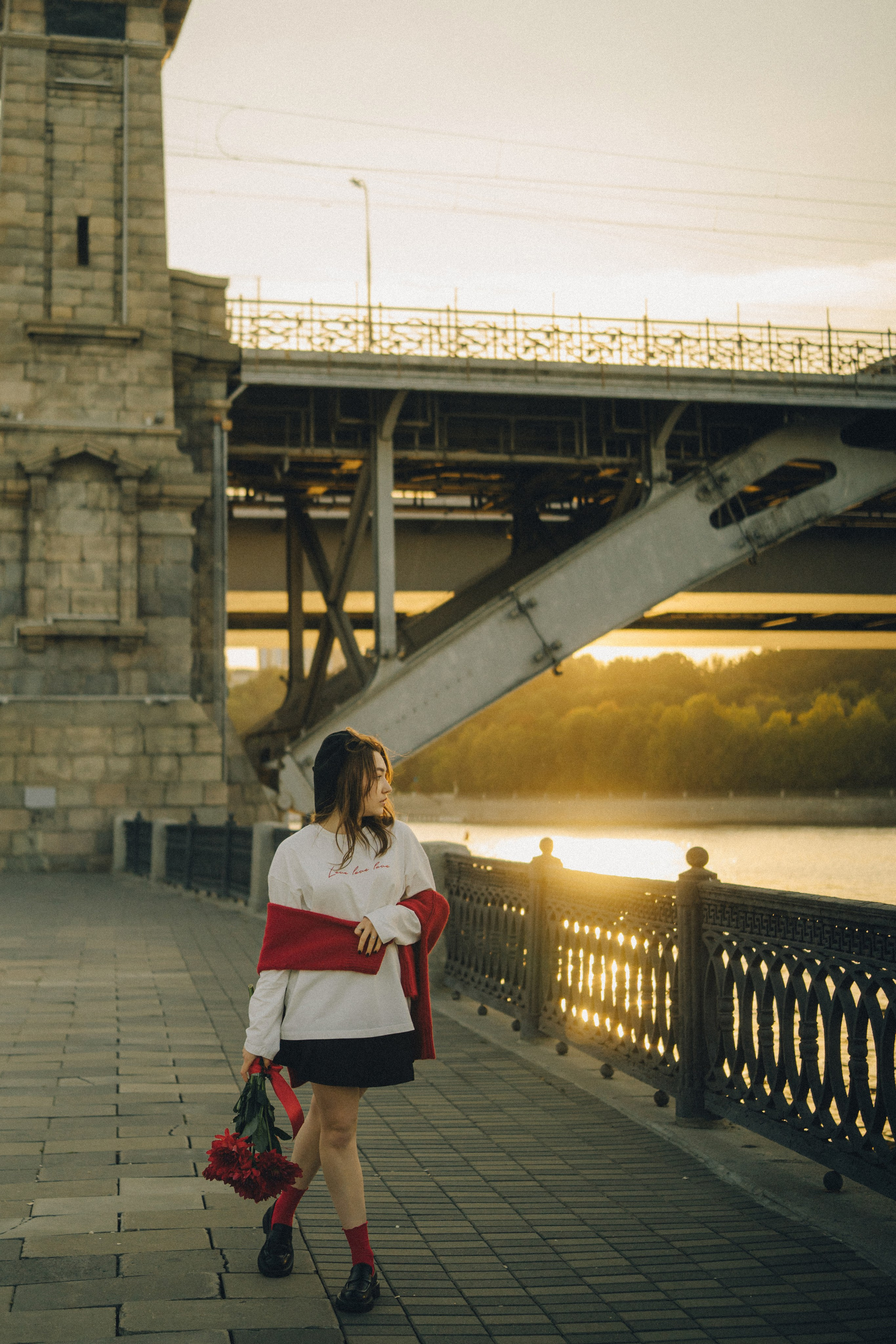 Анастасия | городская фотосессия на набережной. Портретный фотограф Москва