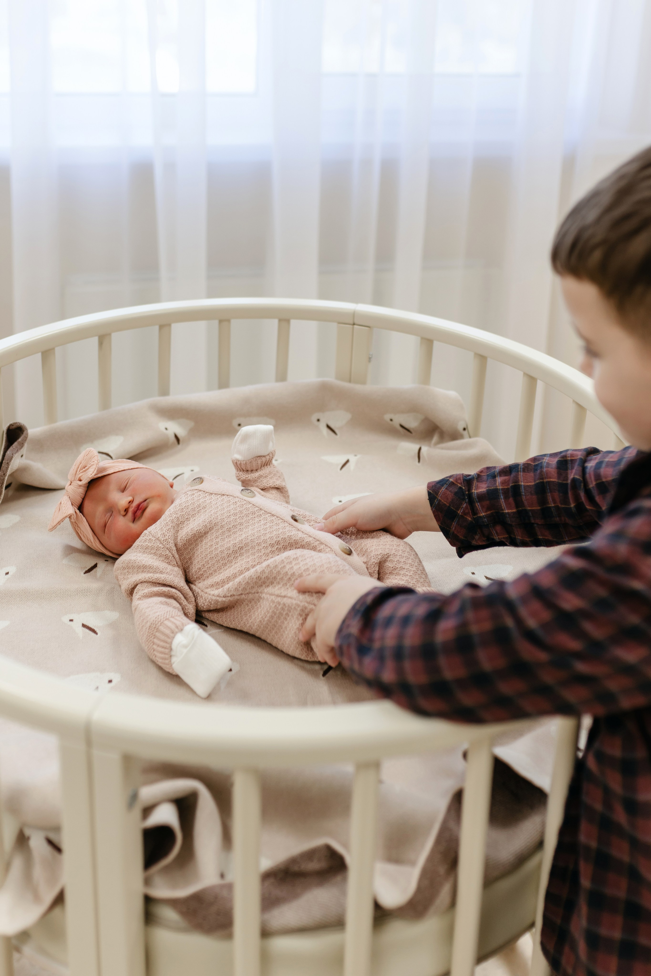 Фотограф на выписку из роддома в Краснодаре, выписка из Екатерининского роддома, фотограф Яна Морева. Семейный фотограф в Краснодаре Яна Морева