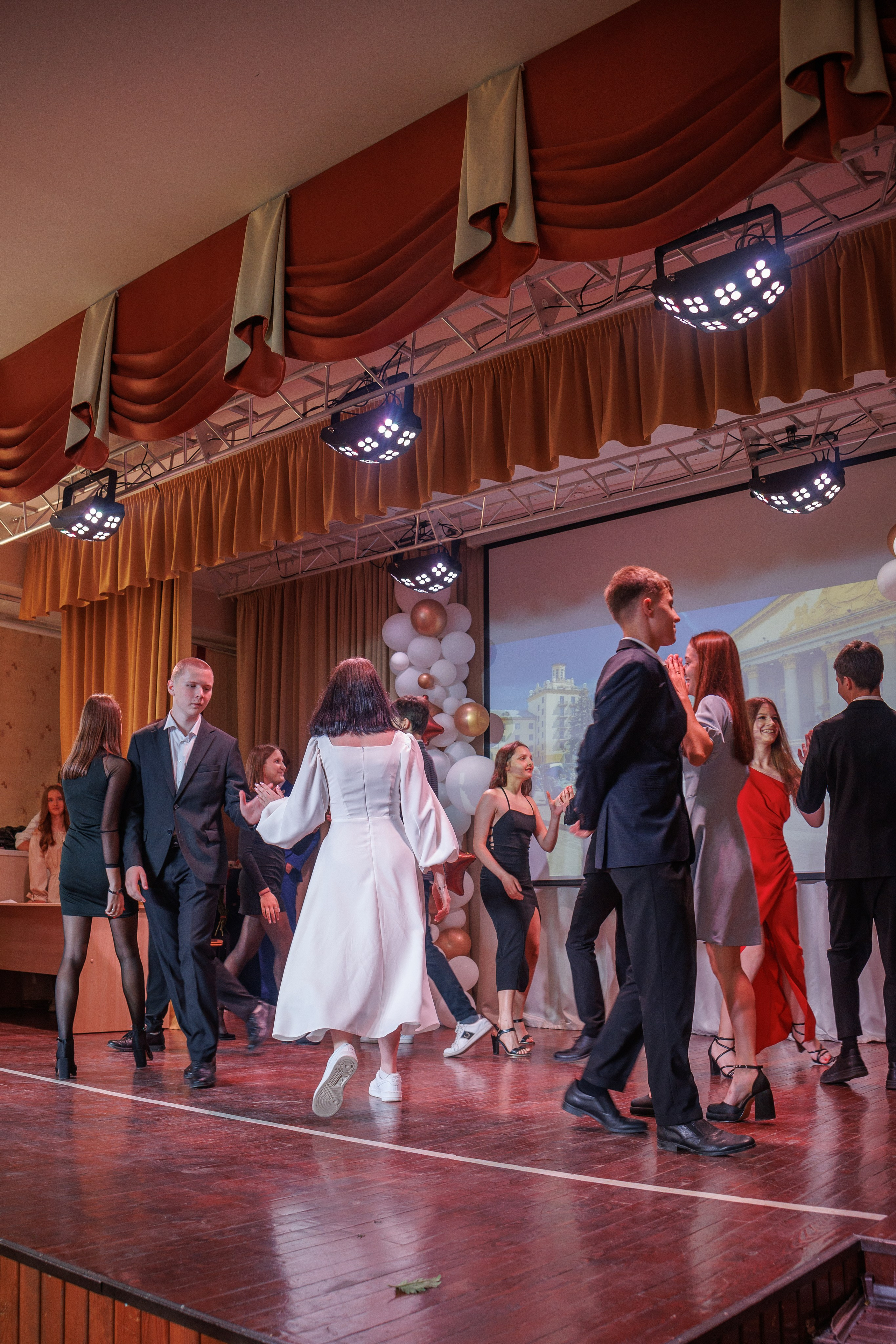 Вручение аттестатов. Свадебный и семейный фотограф в Новосибирске Ирина Дорошкова