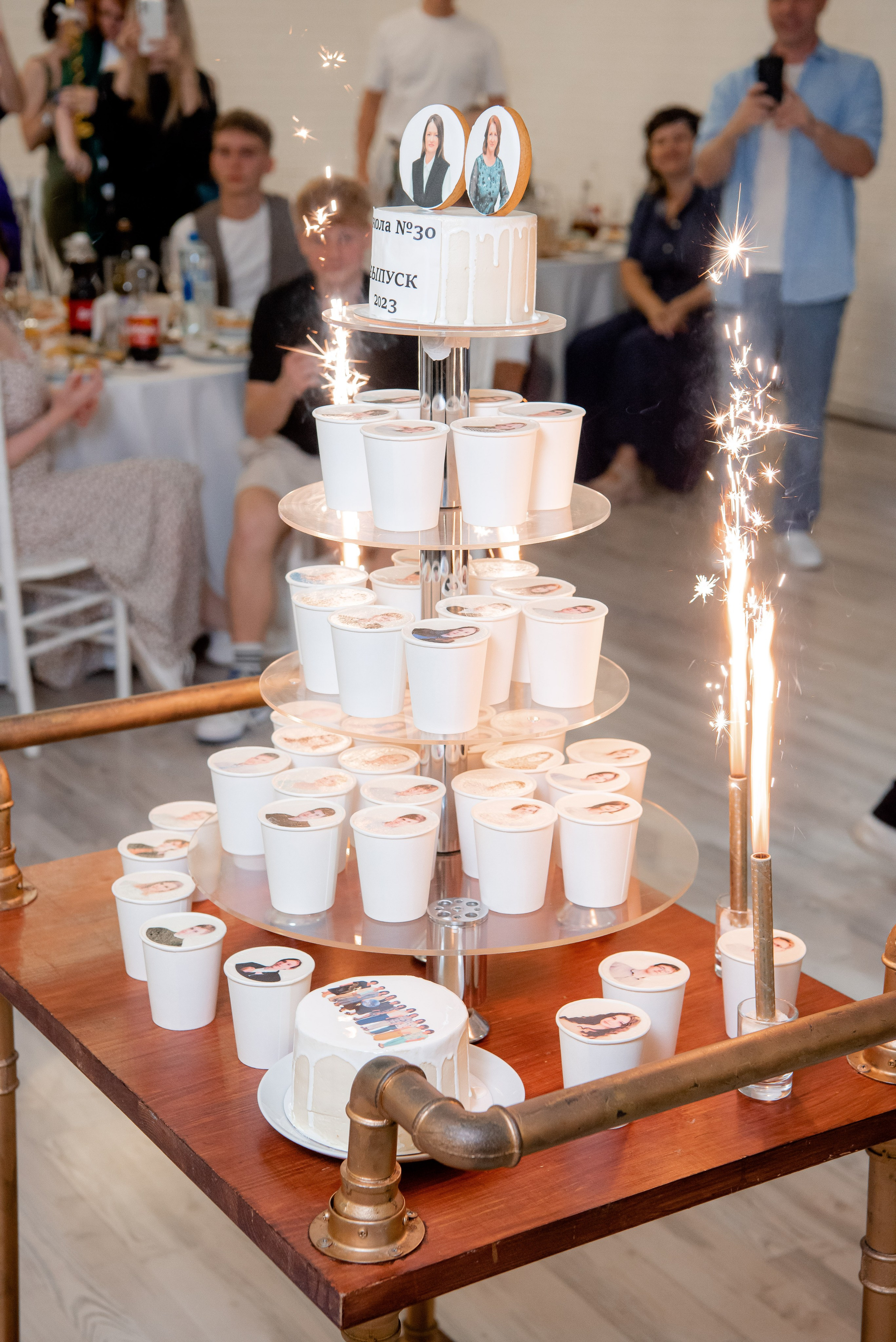 30 Школа. Вручение и Банкет. ДК Юбилейный и Банхоф. Фотограф в Волгограде и Волжском Александр Горбань