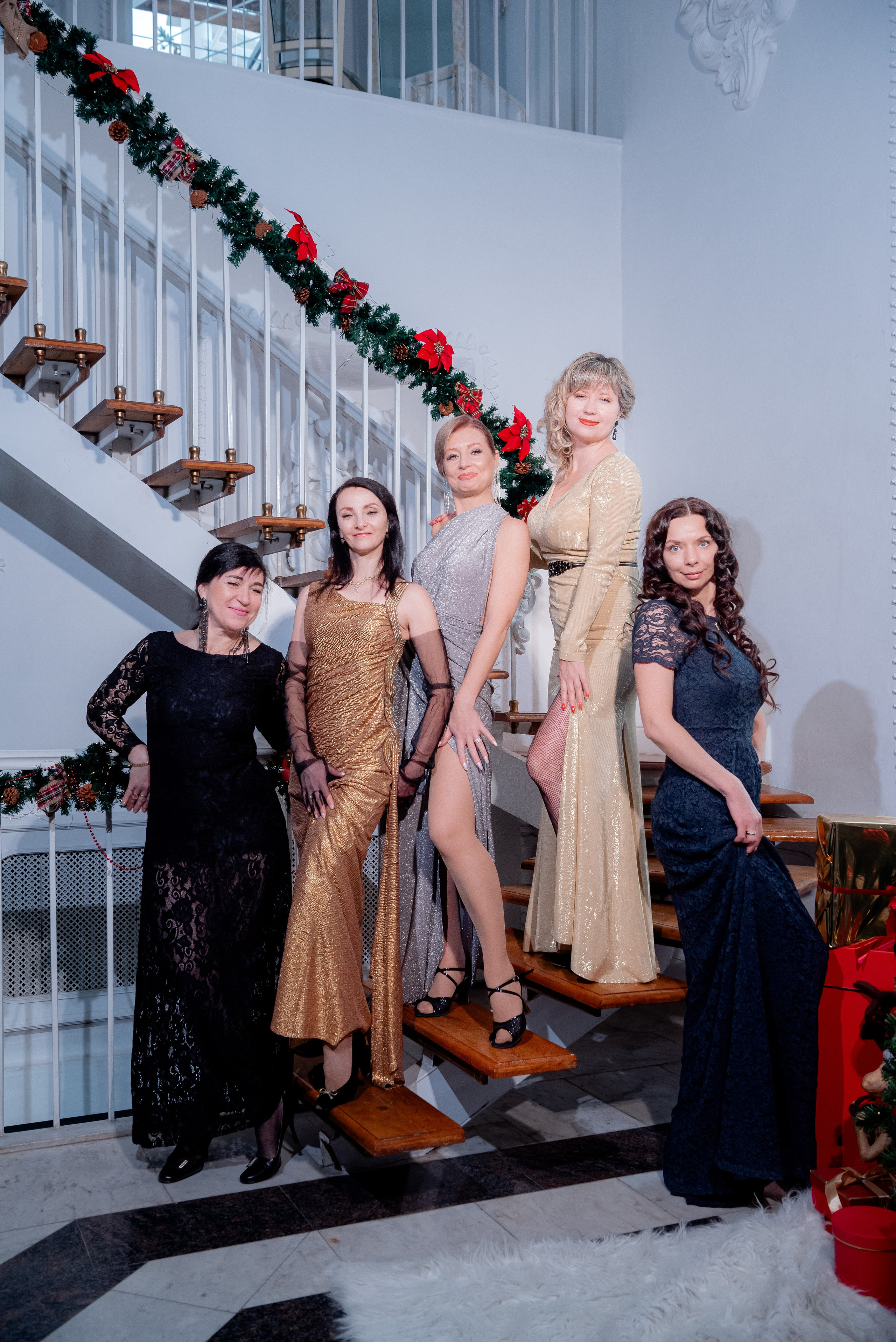 Фотосессия для тренера и учениц. Студия Ред Хаус. Фотограф в Волгограде и Волжском Александр Горбань