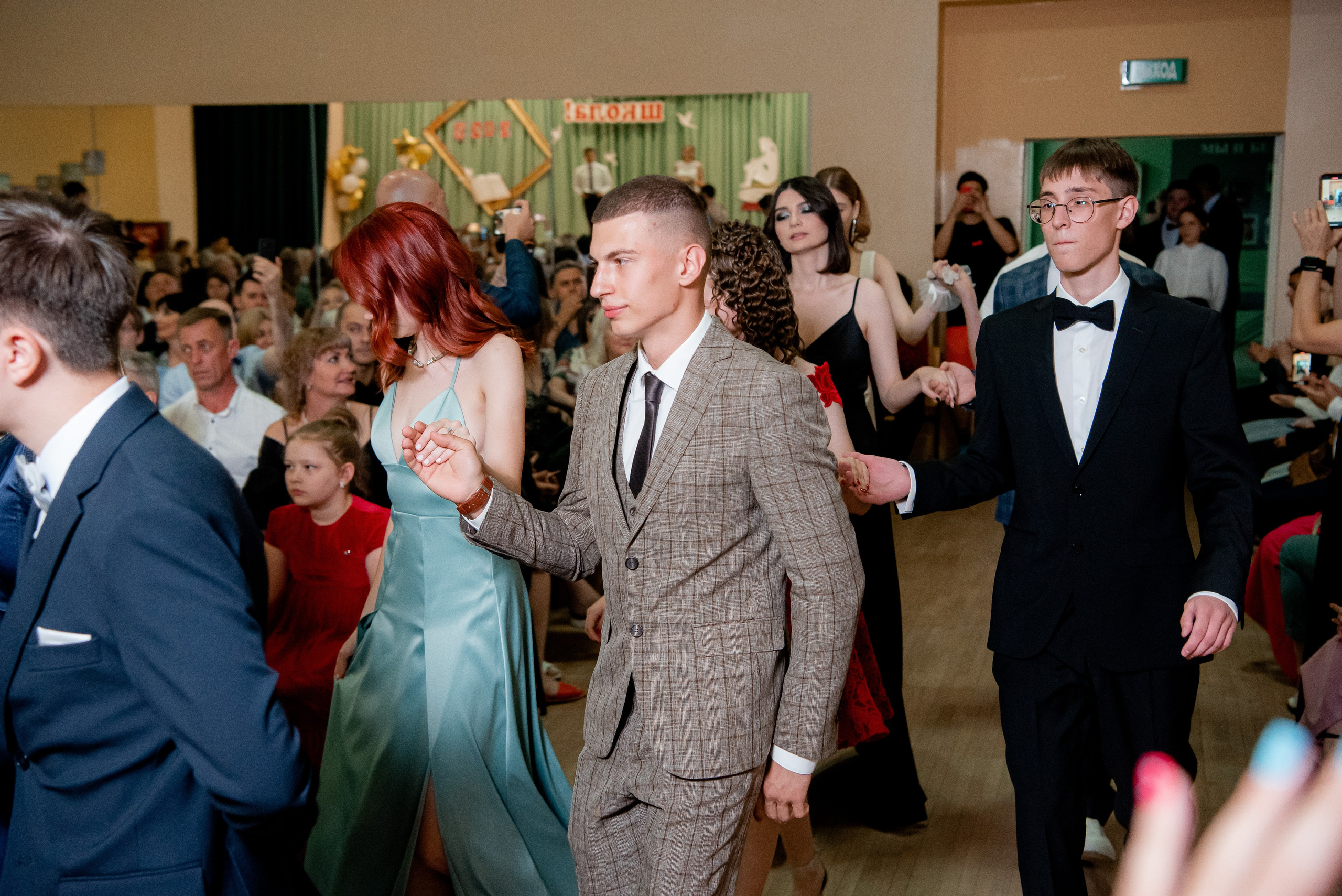 140 Школа. Вручение и Банкет. Сити Холл. Фотограф в Волгограде и Волжском Александр Горбань