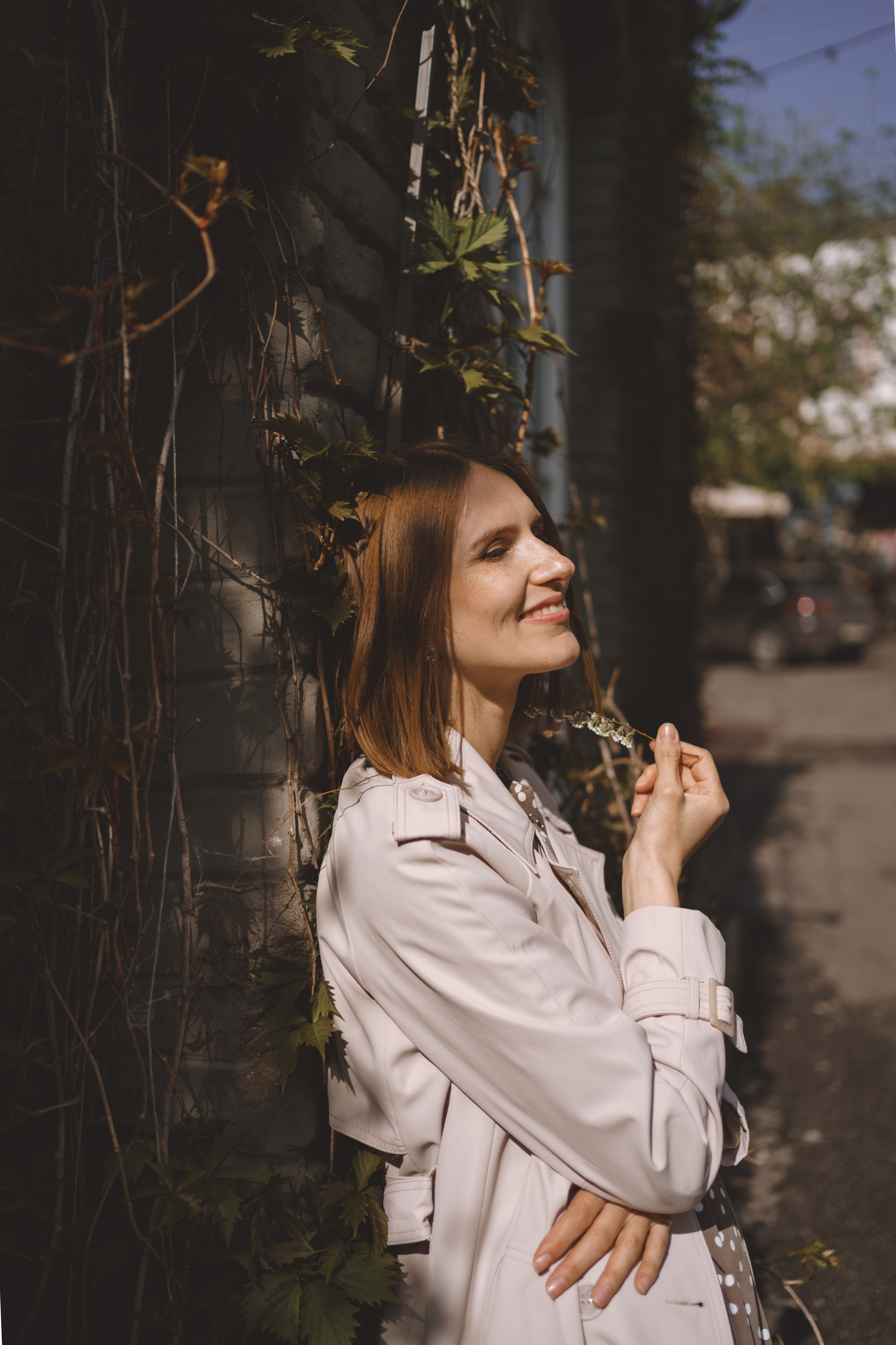 Женская портретная фотосессия на улицах города