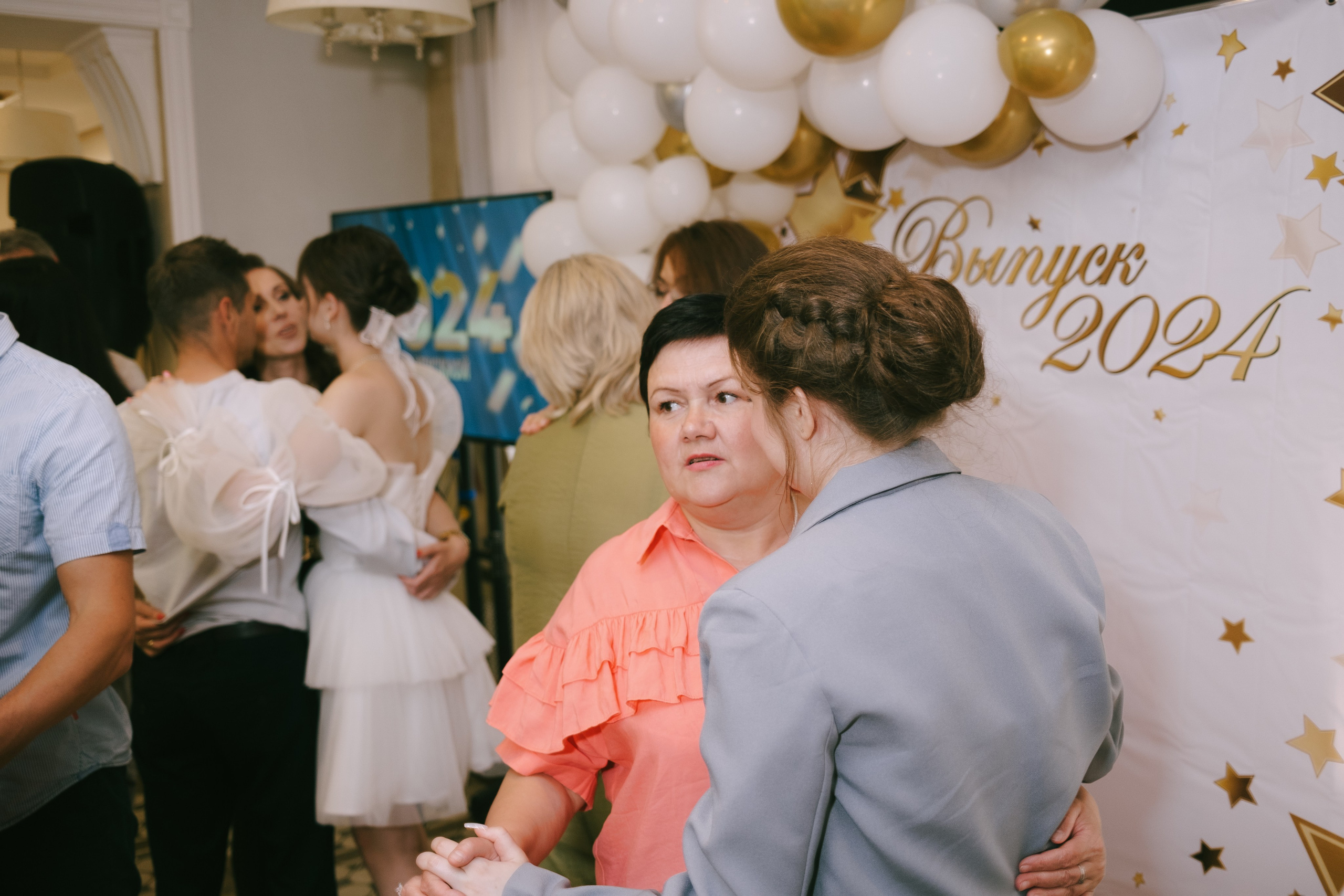 Выпускной школа 33. Свадебный и репортажной фотограф Денис Ожигин в Краснодаре и Краснодарском крае