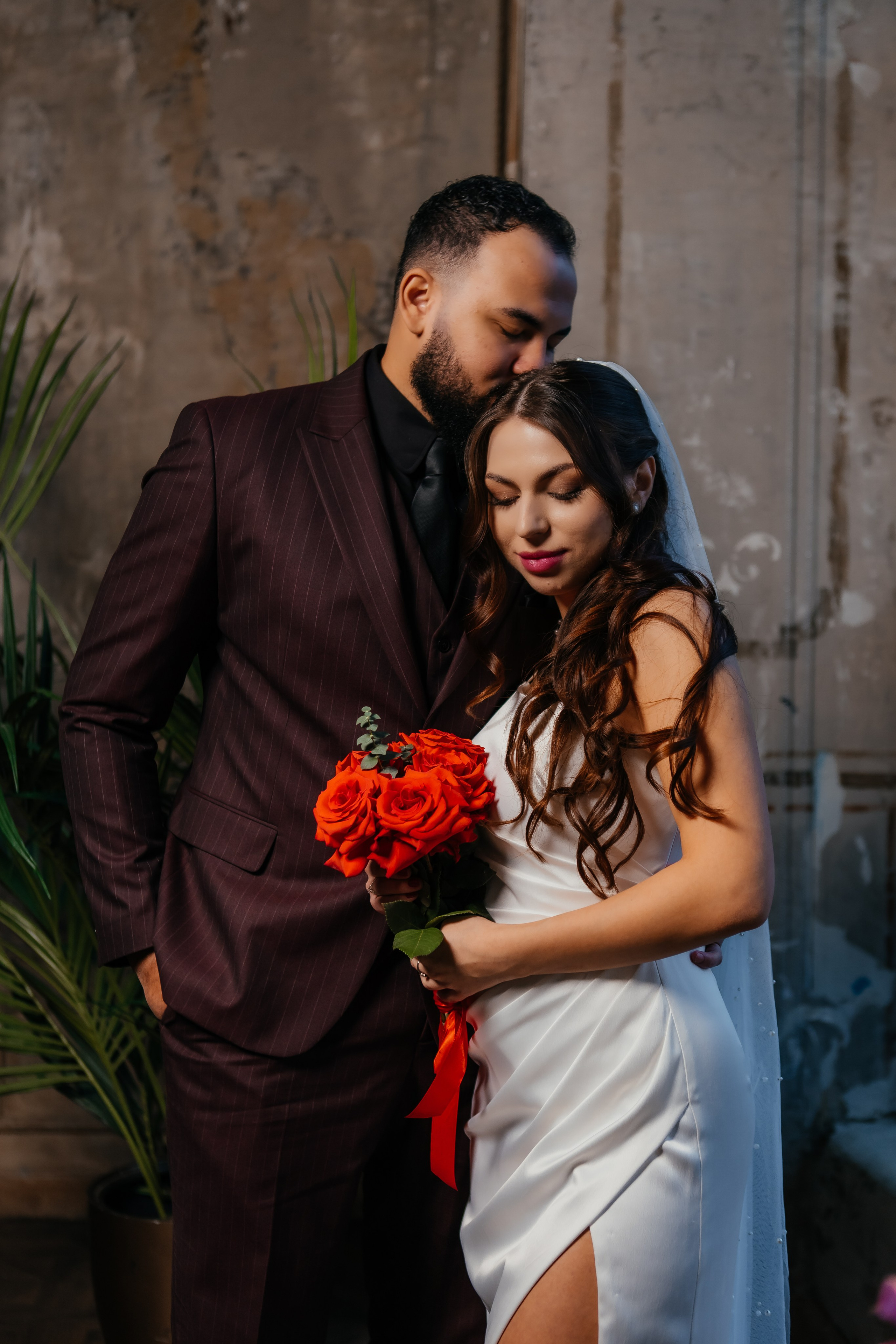 Фотосессия выездной регистрации в ресторане. Свадебный фотограф в Москве