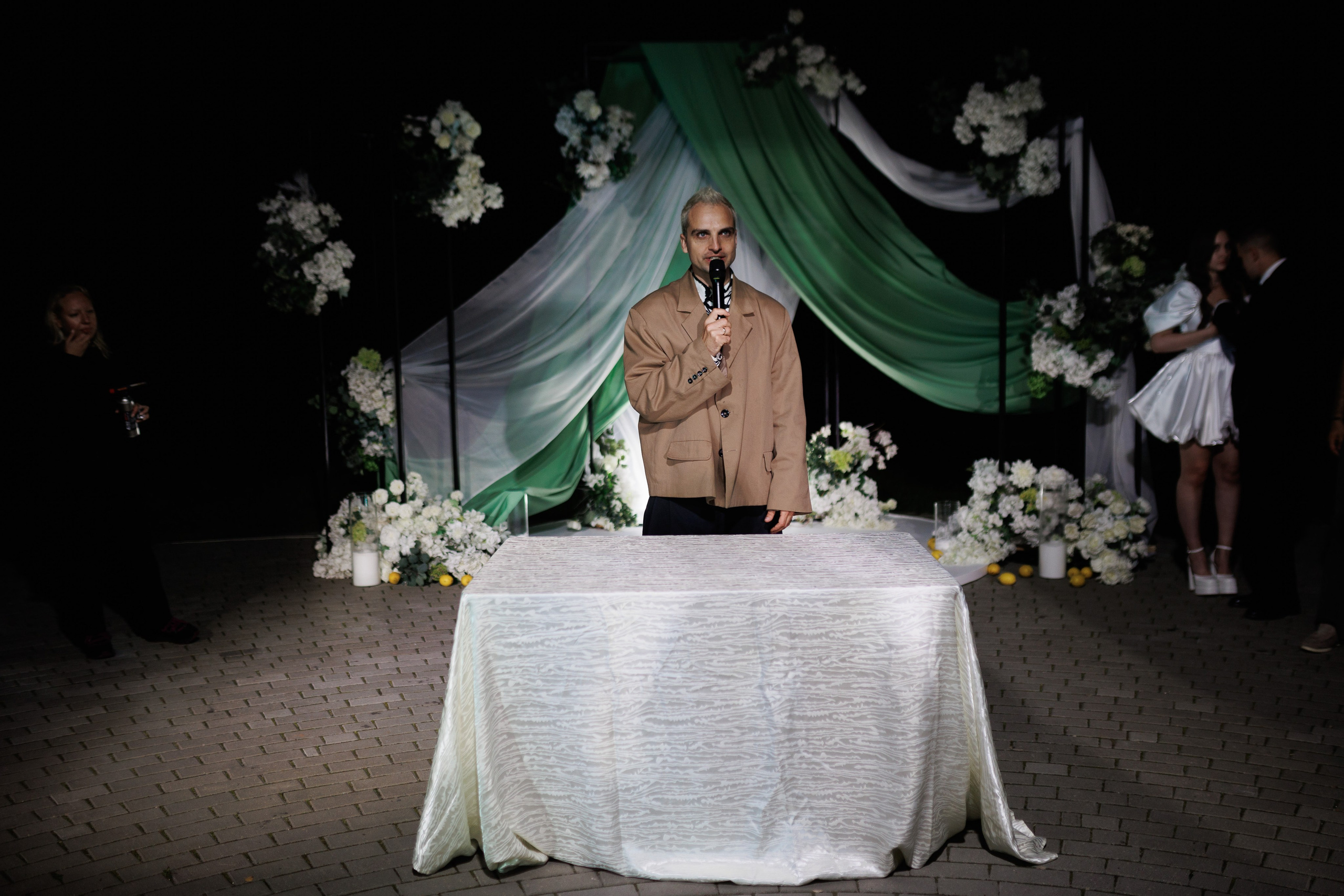 Сентябрь 2025, Белый лис, Выкса. Фотограф городских и семейных событий в Нижнем Новгороде Артем Карпухин