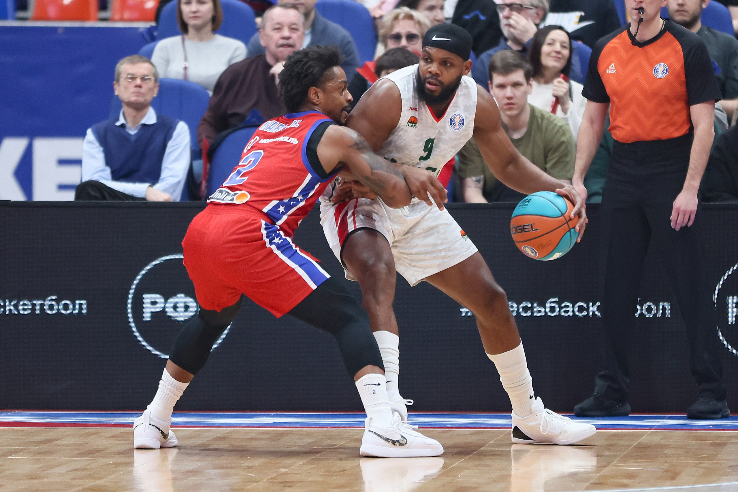 Баскетбол. Спортивный и корпоративный фотограф в Москве Олег Беспалов