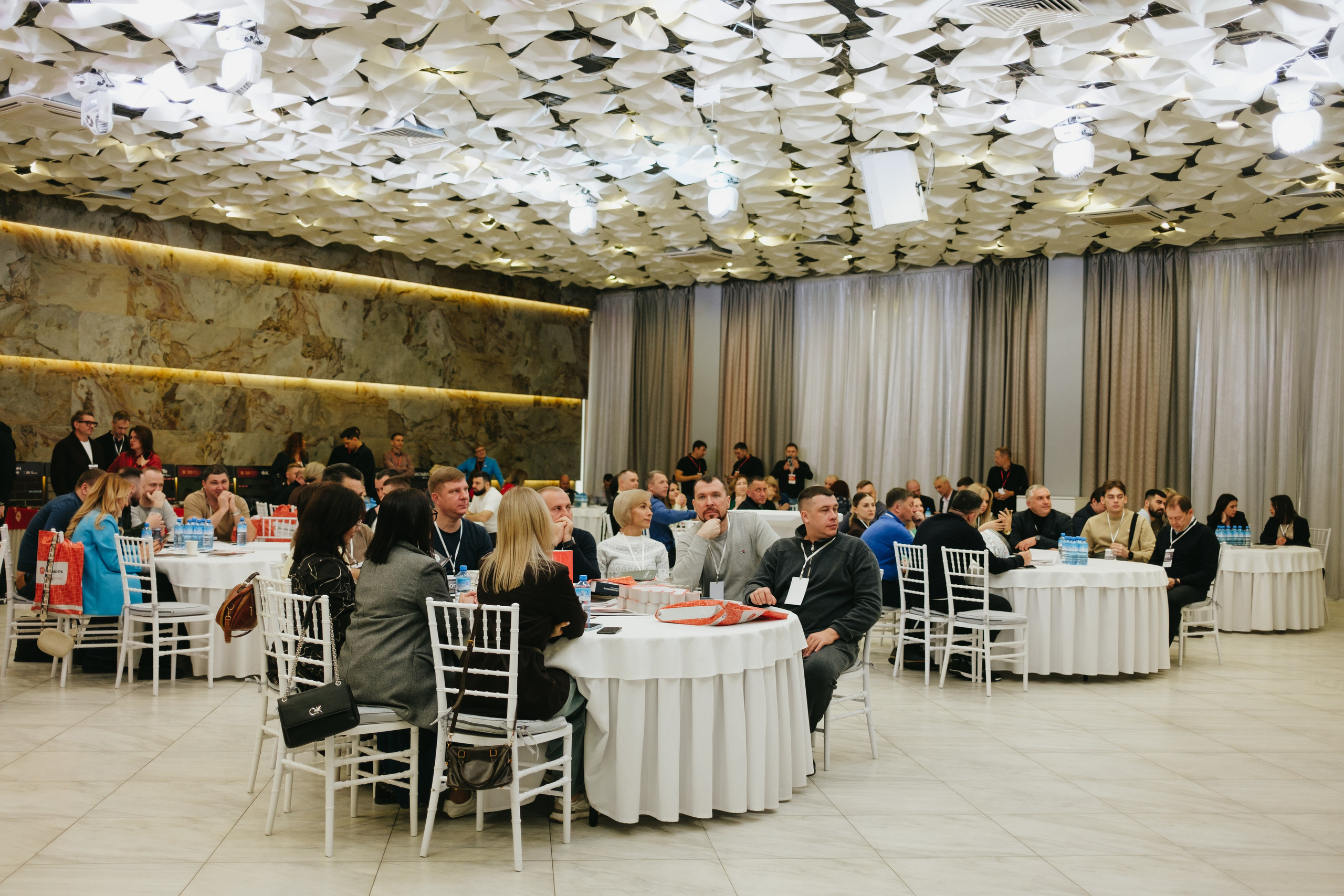 ТЕХНОНИКОЛЬ | КОНФЕРЕНЦИЯ ПАРТНЕРОВ ЮГА. Свадебный фотограф Денис Ожигин в Краснодаре и крае. Эмоциональная и стильная съемка вашего дня