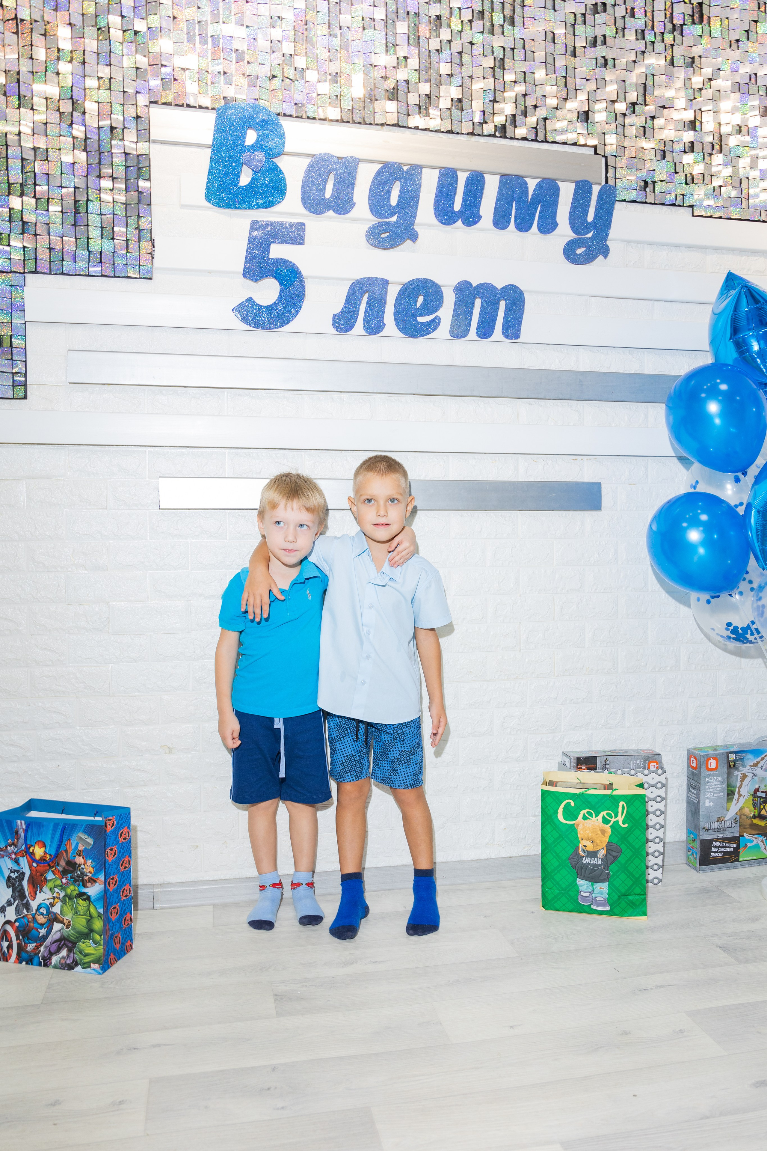 День Рождение в детском центре Качели. Выпускные альбомы во Владивостоке