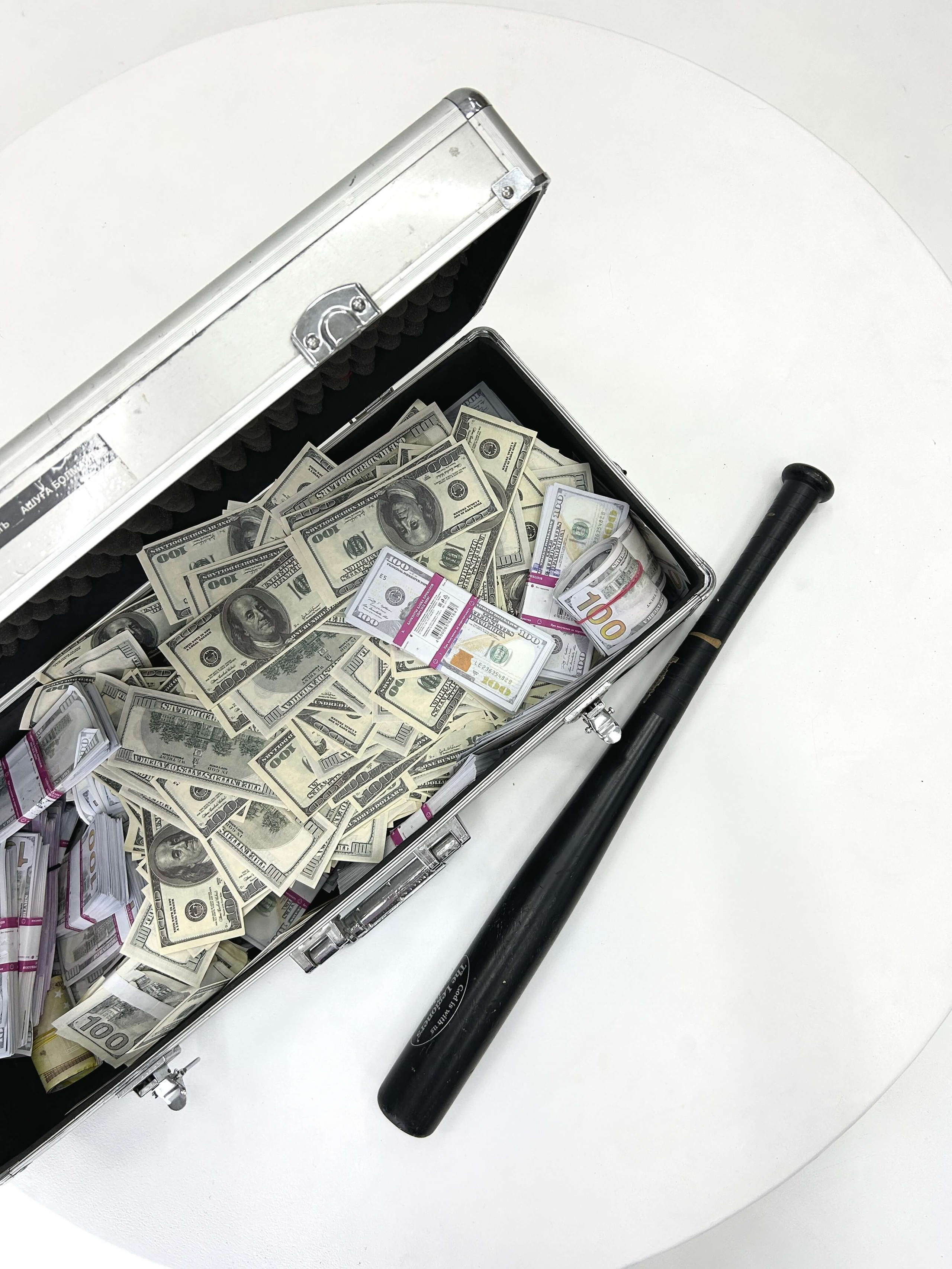 Современное оборудование в нашей студии и очень много реквизита. Фотостудия LUNA — аренда циклорамы и фотозон в Екатеринбурге