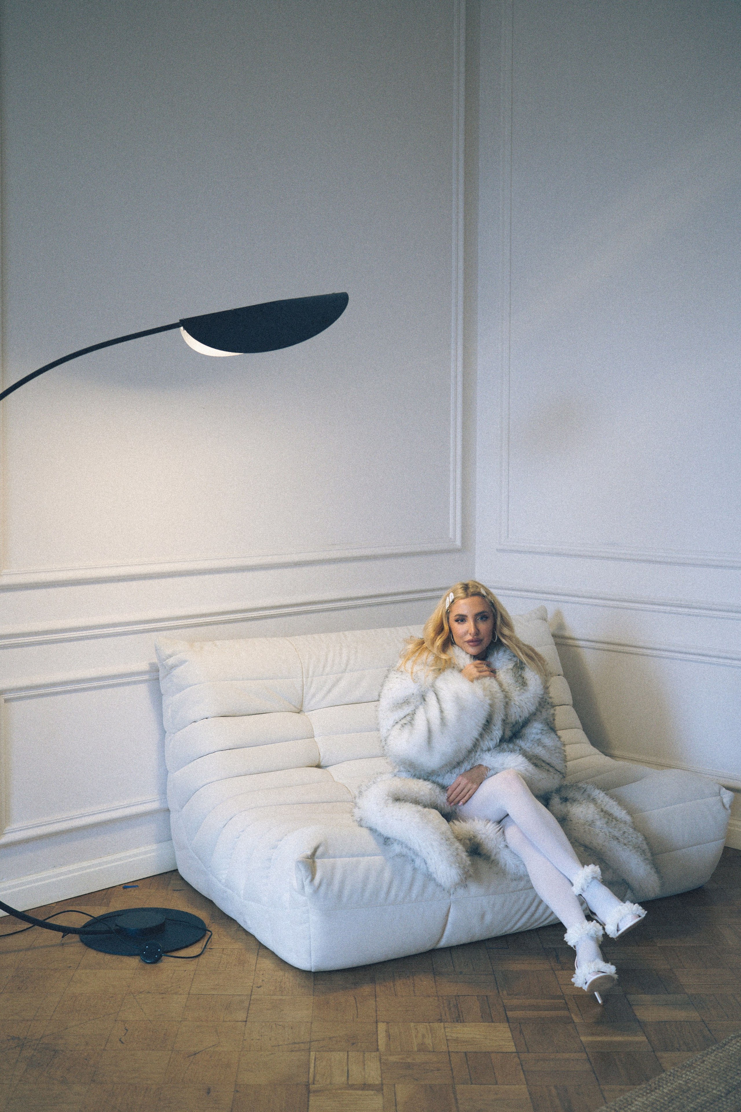 МИНИМАЛИЗМ В СТУДИИ НА ЧЕРНЫШЕВСКОЙ В СТУДИИ С БАЛКОНОМ. Профессиональный фотограф, Санкт-Петербург — Виктория Богомолова