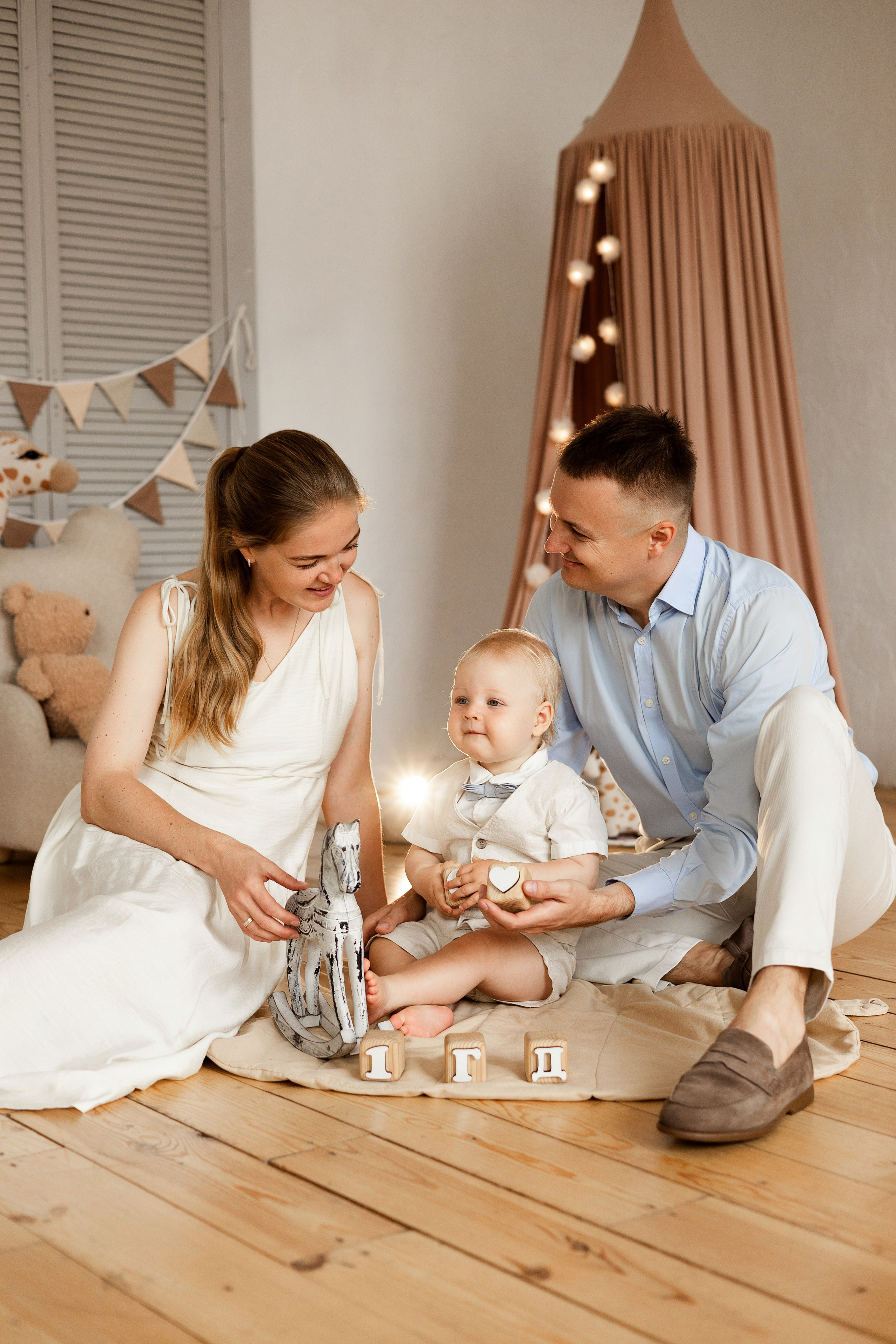 Сьемка годовасия в студии Лайтрум. Семейный фотограф в Екатеринбурге Маргарита Курносова