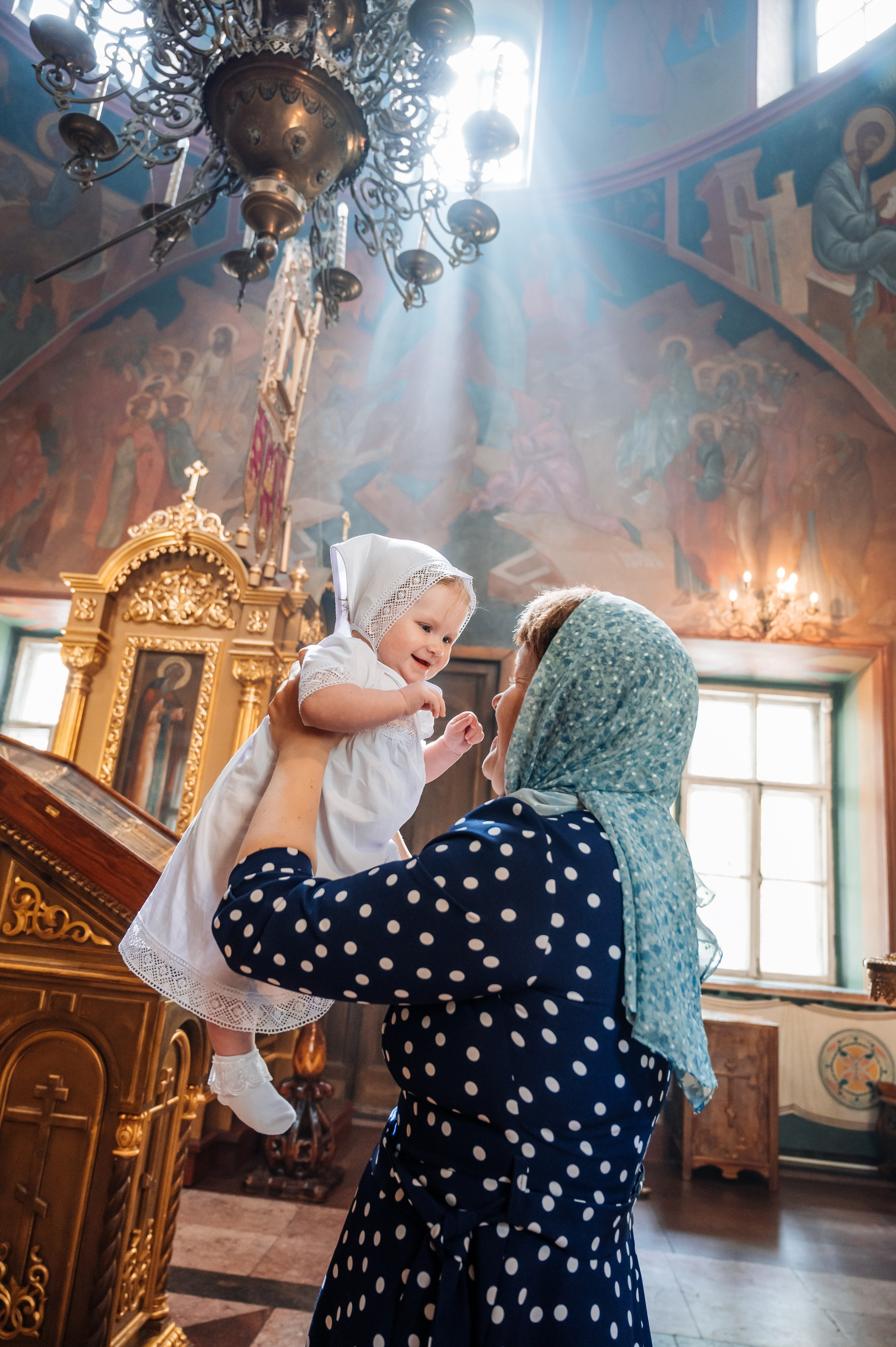 Фотосъёмка крещения. Анастасия Петрович фотограф, фотокорреспондент в Москве и Санкт-Петербурге. Фотосъёмка репортажа, мероприятия, корпоративная съёмка, контент