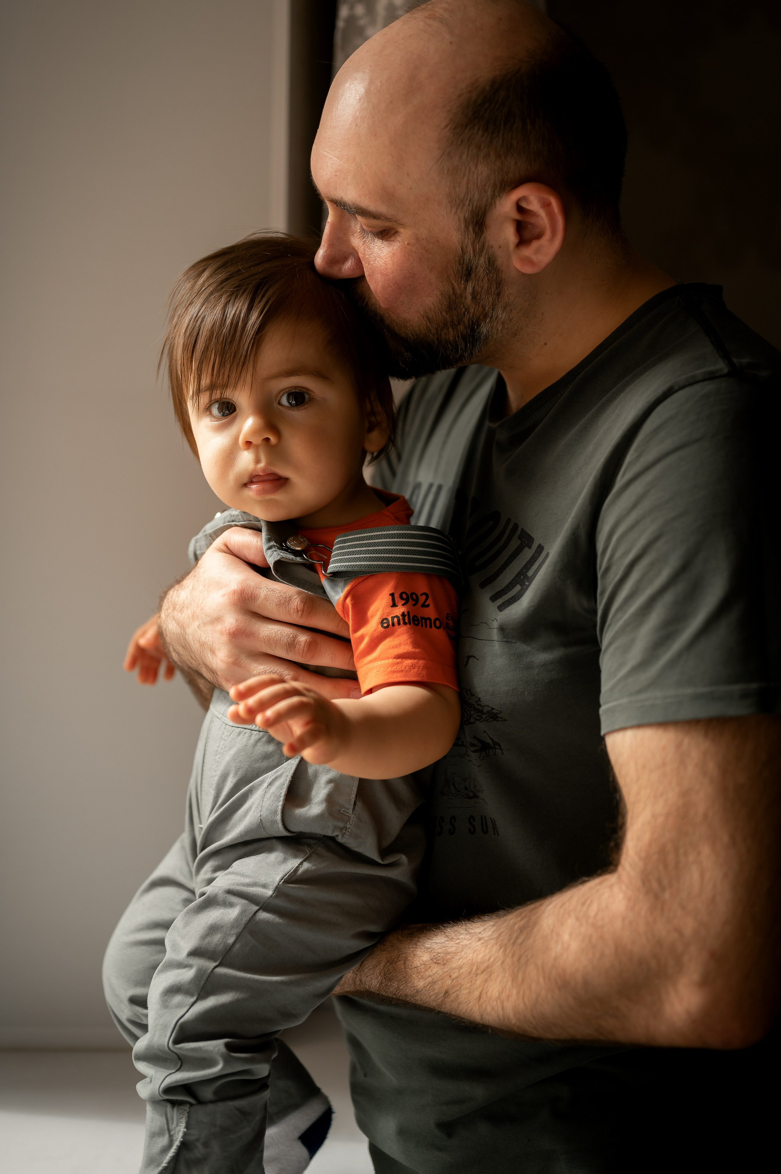 Родители с новорожденным малышом. Фотограф новорождённых, семейный, школьный в городе Калуге Евгения