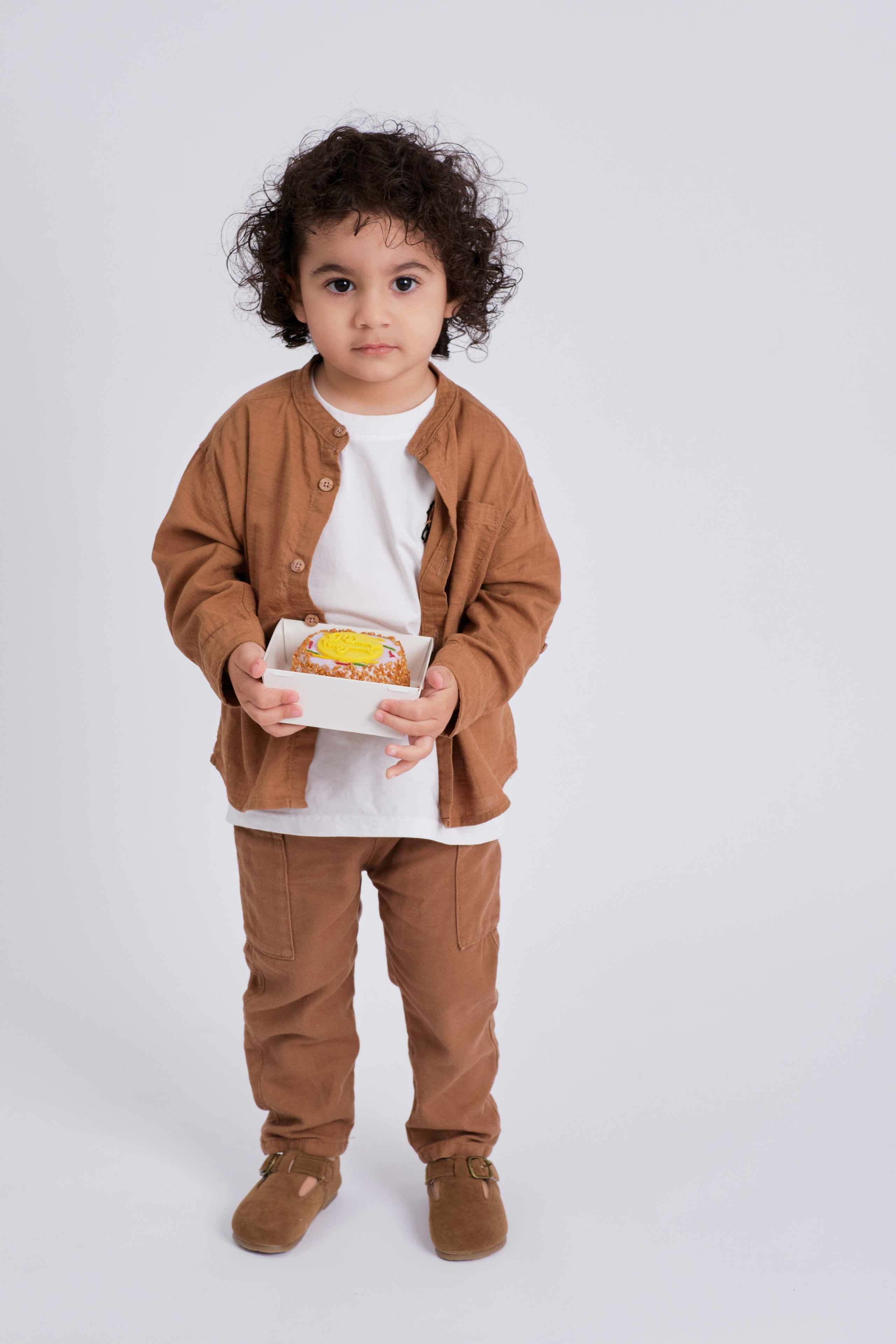 Лилит с прекрасными парнями