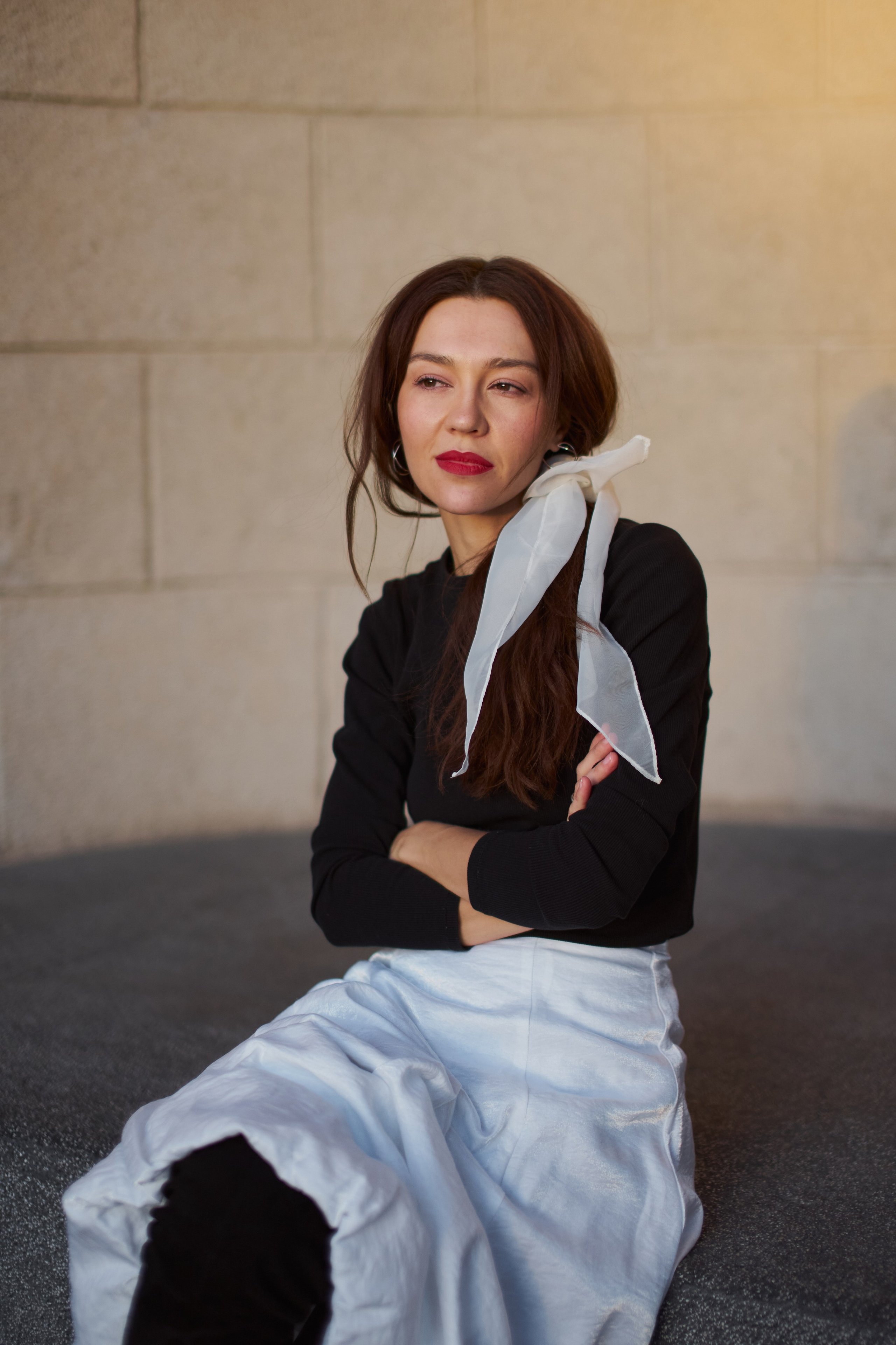 Осенняя фотосессия возле театра для Татьяны. Репортажный и женский фотограф в Новосибирске