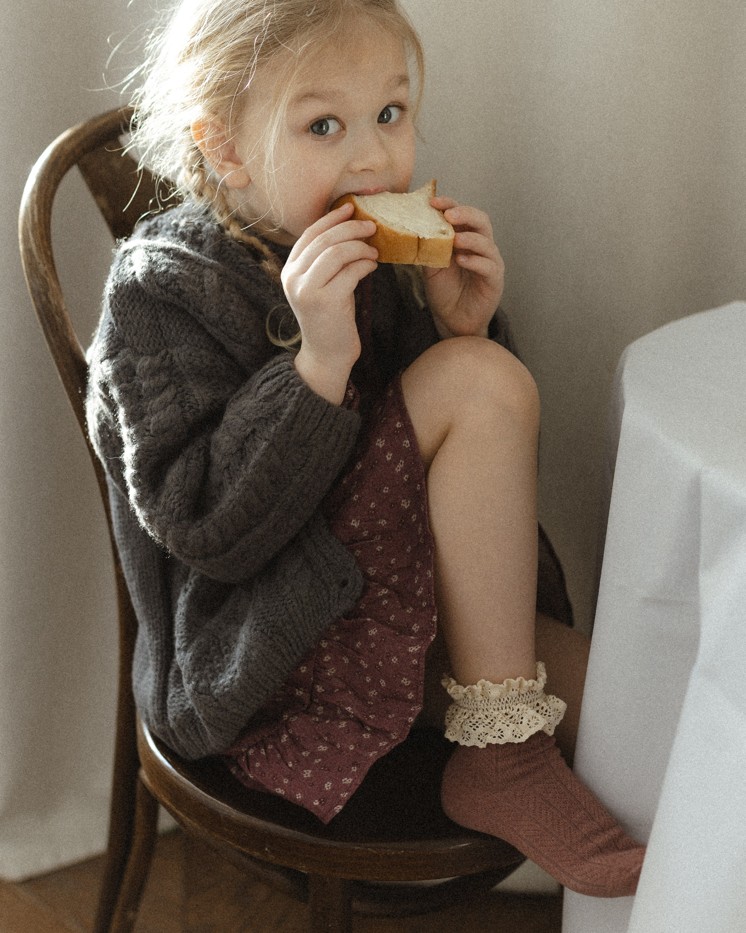 Лера Мира и клубничное варенье. Семейный фотограф в Москве Алина Савченко