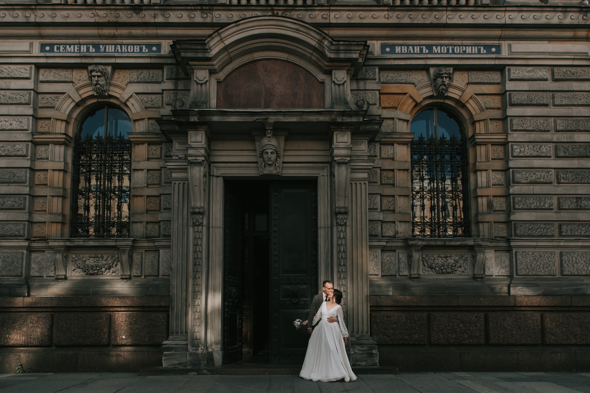 Свадебный фотограф в СПб. Фотограф крещение венчание в Петербурге! Помогает подобрать храм и посоветовал душевного батюшку в СПб