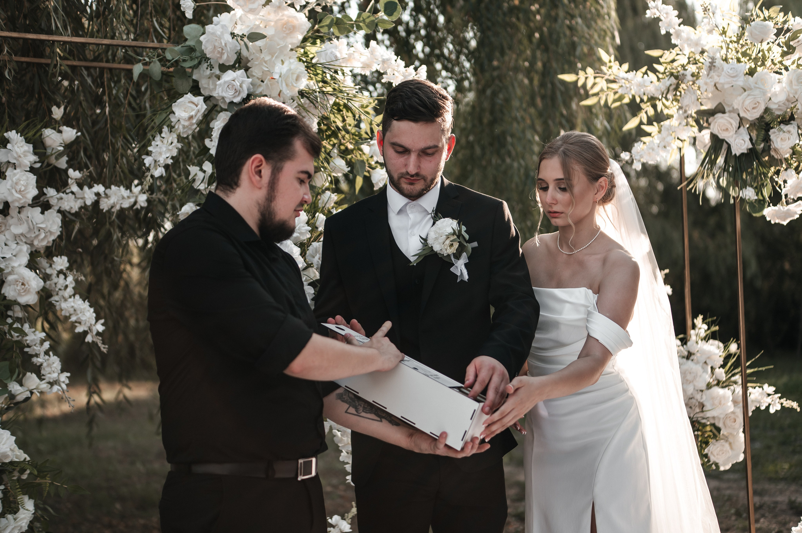 Даниил и Валерия. Черная утка. Полный день. Фотограф Екатерина Бочарникова