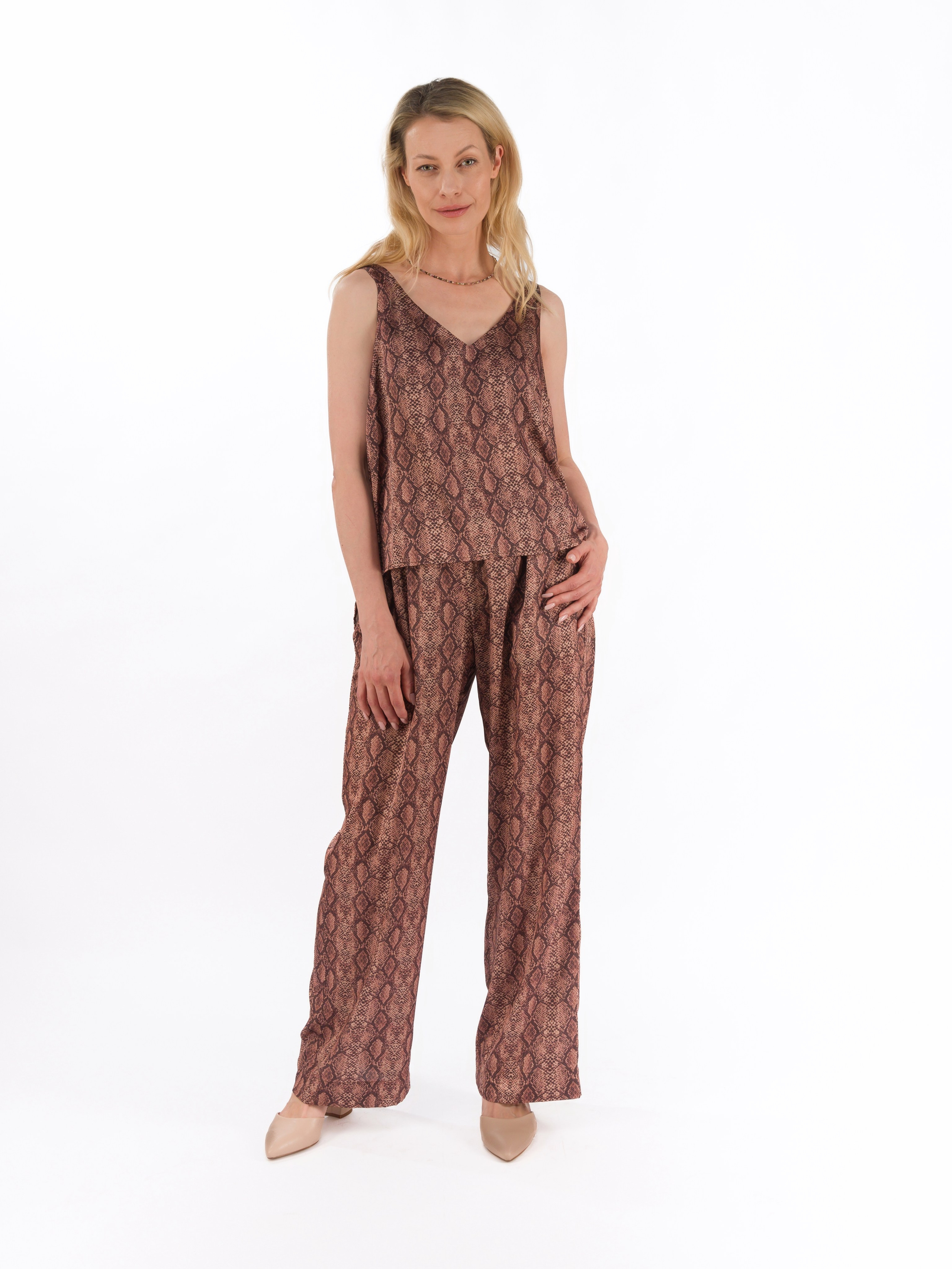 Одежда для каталога. Фотограф Андрей Зикеев, фотостудия AzArt Studio в Москве