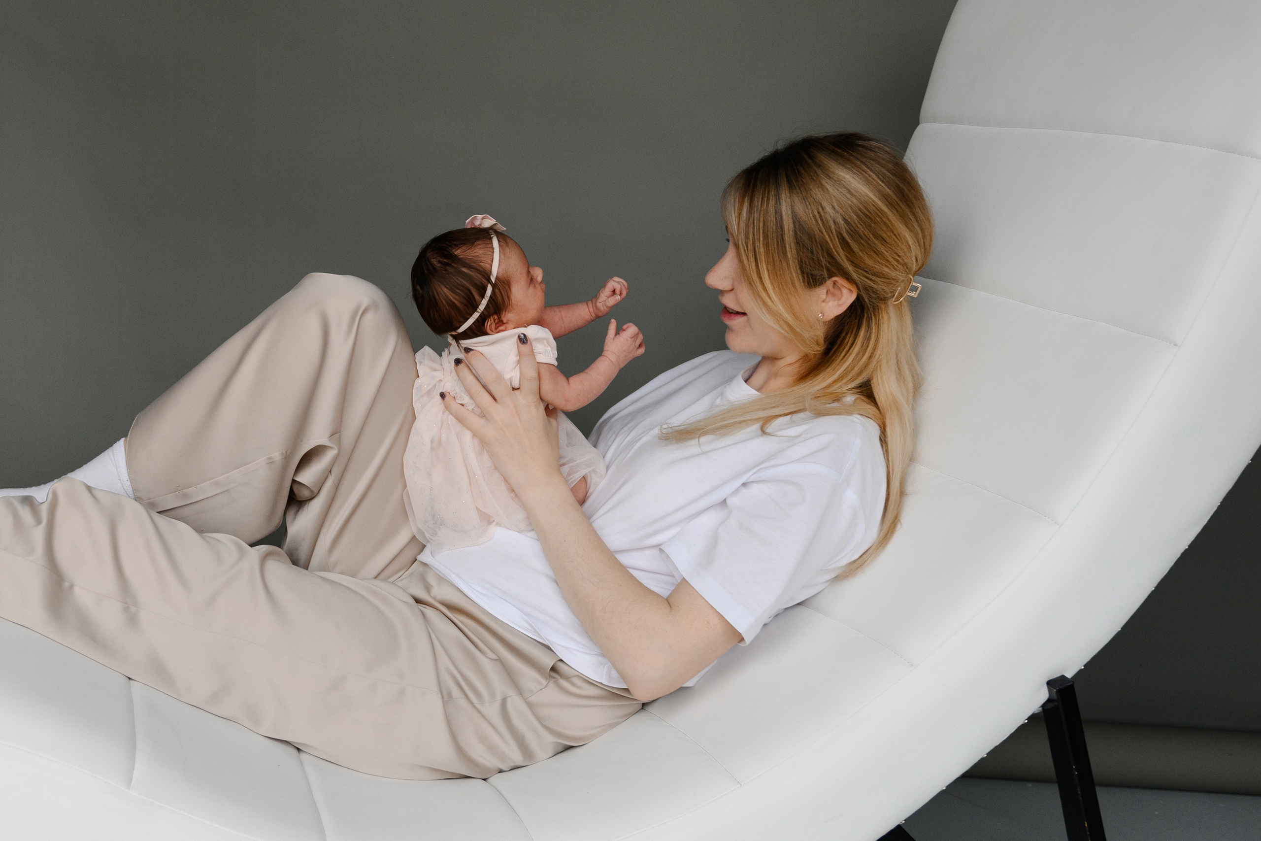 Ньюборн в студии. Фотограф новорожденных малышей в Санкт-Петербурге