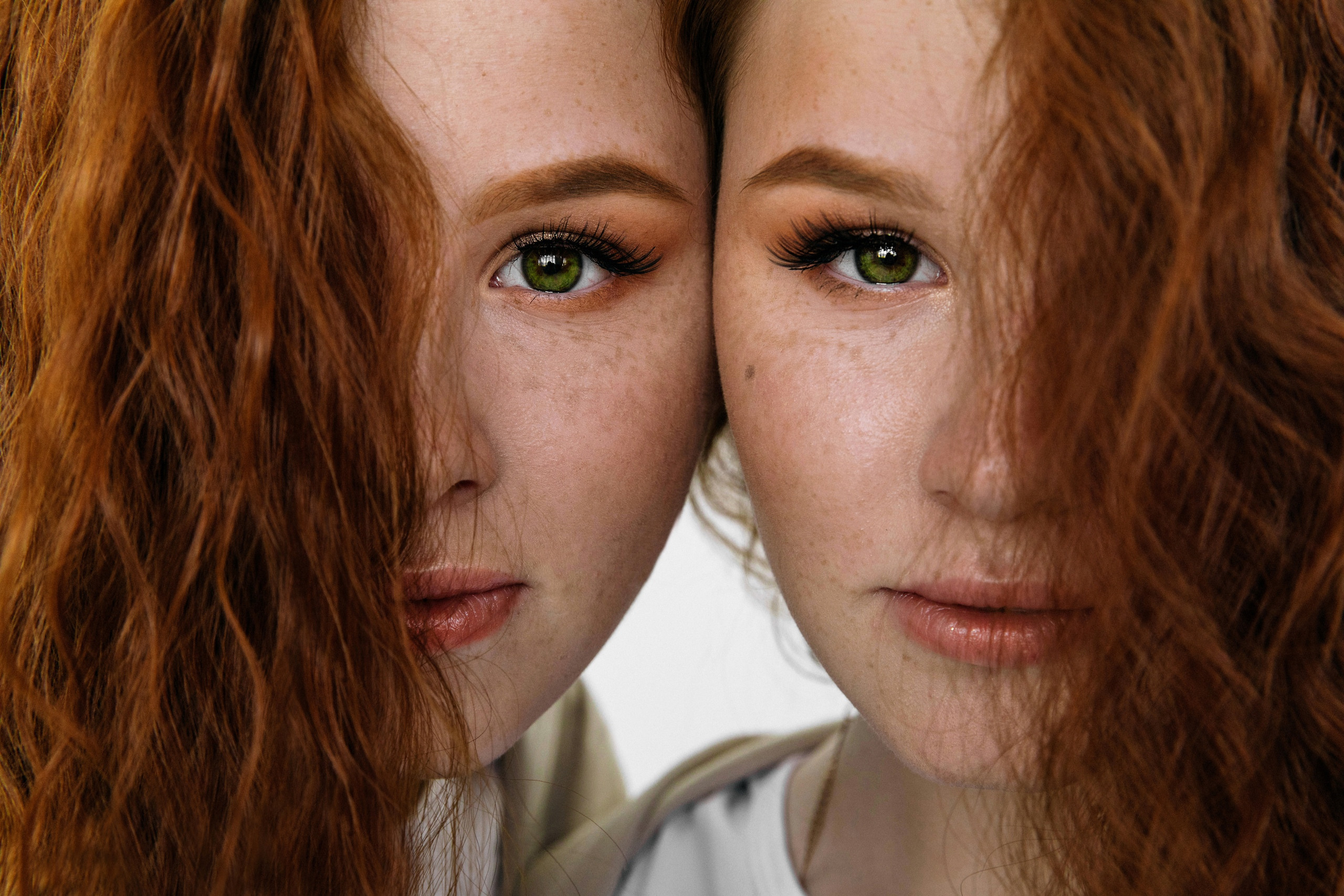 Фотосессия рыжих близняшек