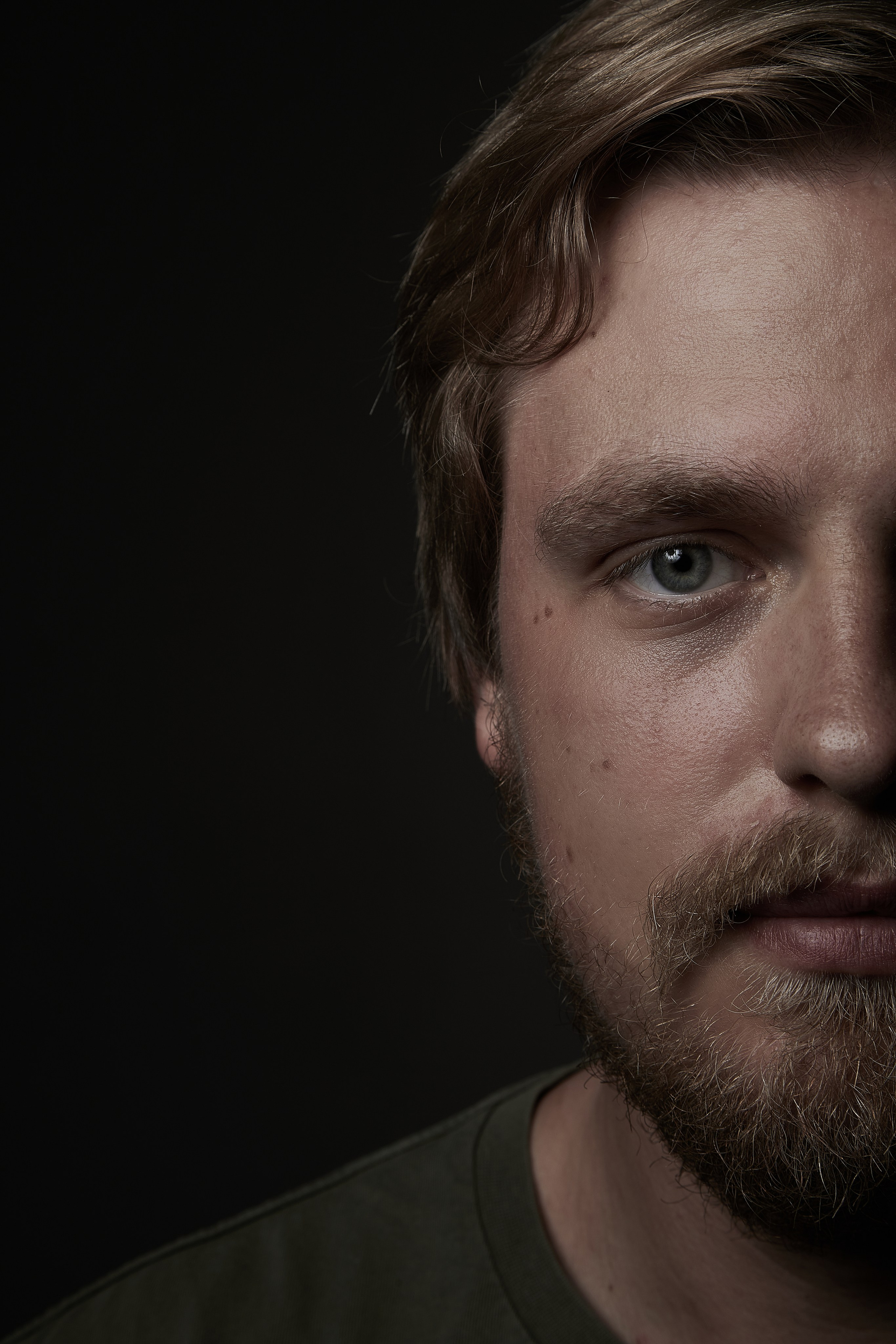 Актерское портфолио. Саша Лампочкин. Портретный фотограф в Москве