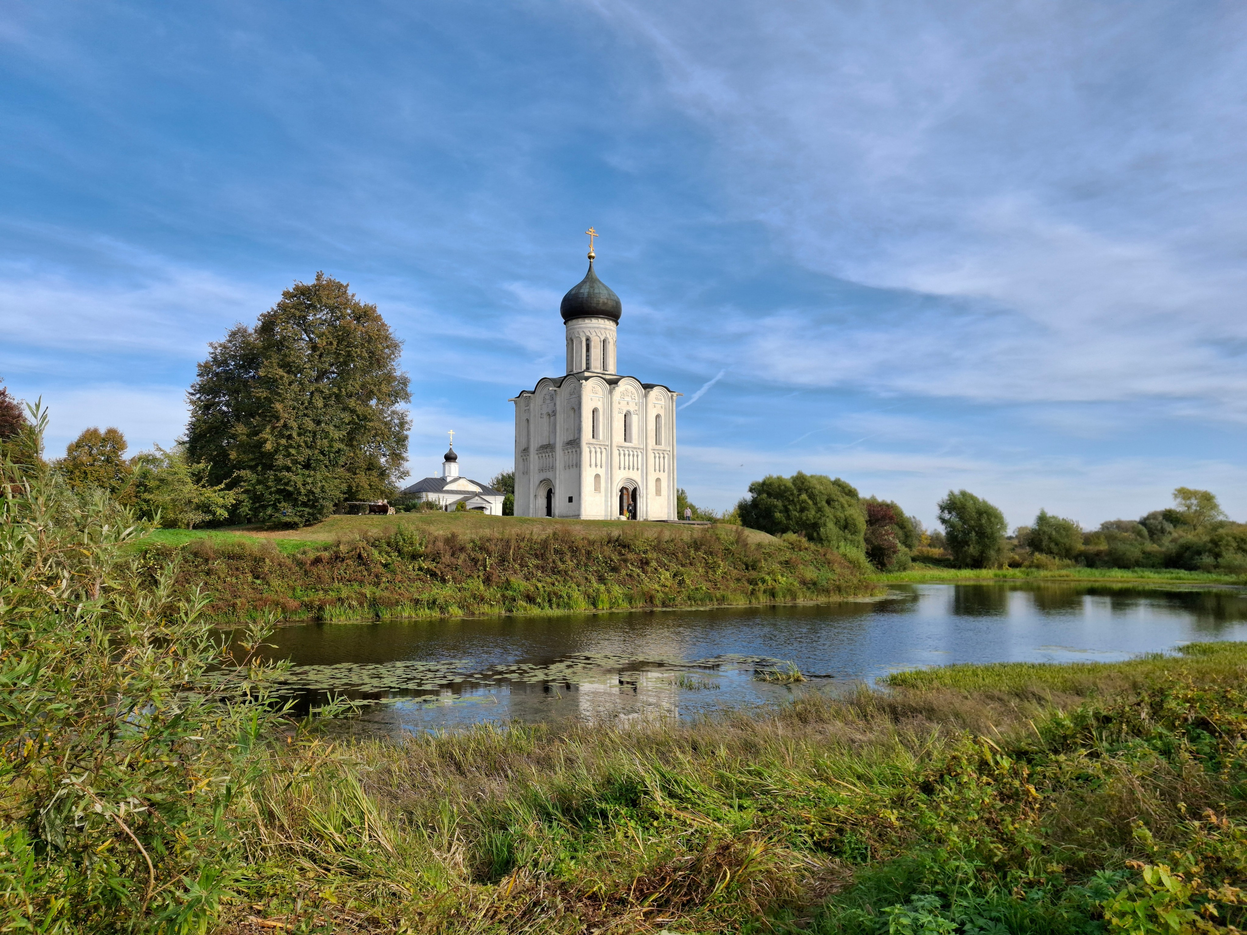 Церковь Покрова-на Нерли. 18 сентября. Игорь Жучков. Россия увиденная глазами путешествующего фотографа