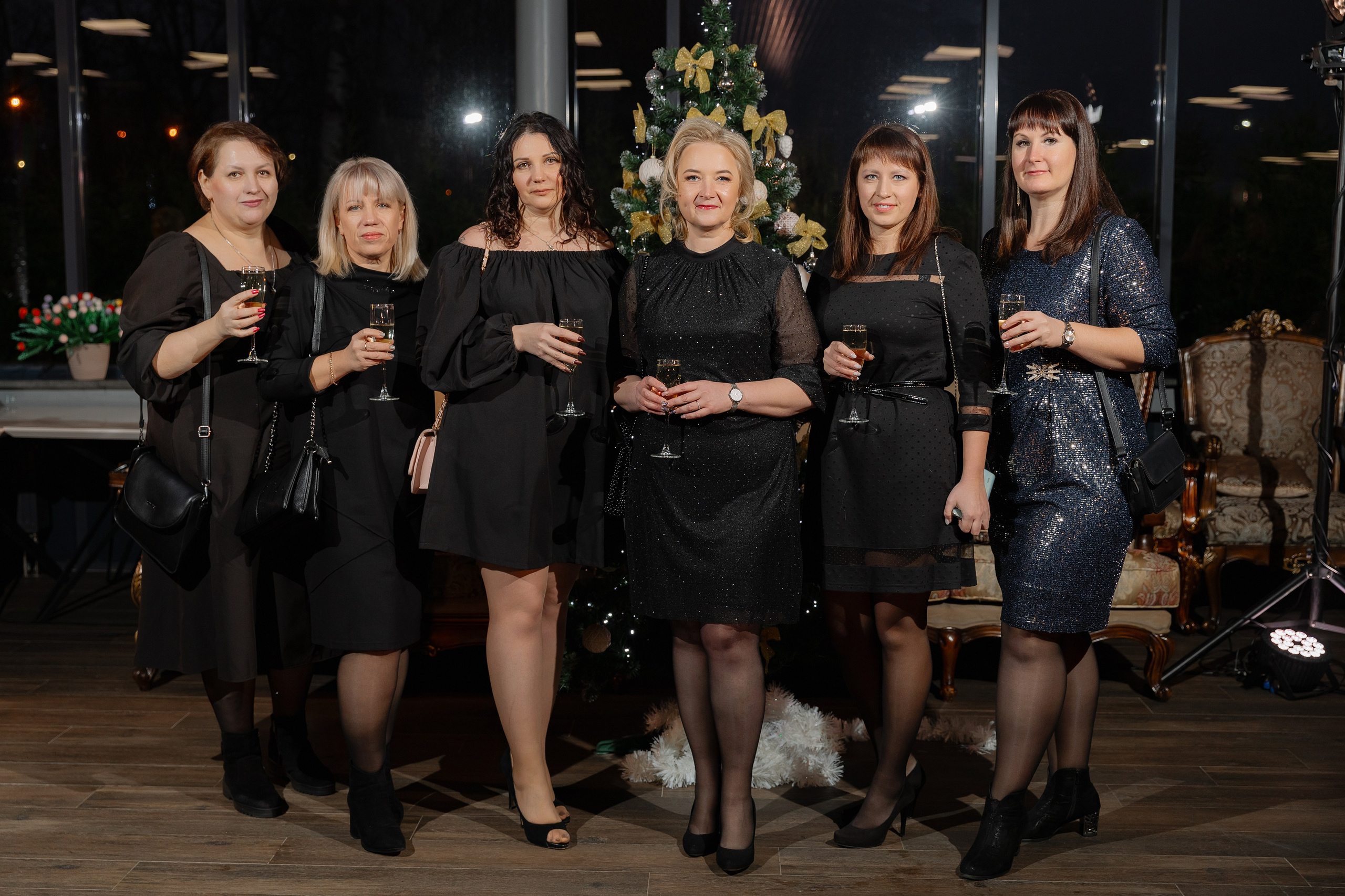 Корпоративная новогодняя фотосъемка для BELARUSBANK в Ресторане «Урарту». Свадебный фотограф в Минске/Беларуси Сергей Спиридонов