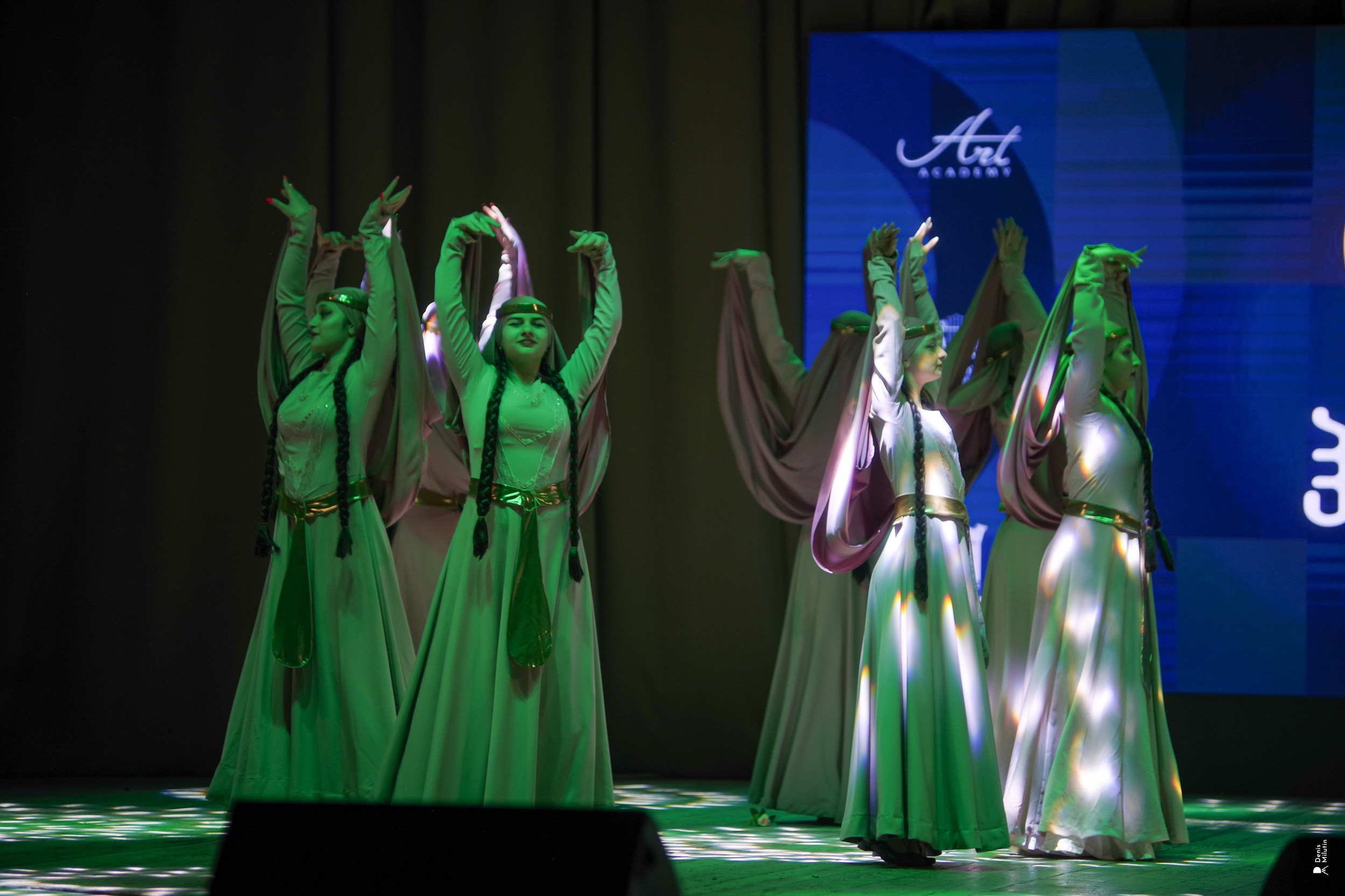 Танцы в Хоби. Портретный фотограф Денис Милютин