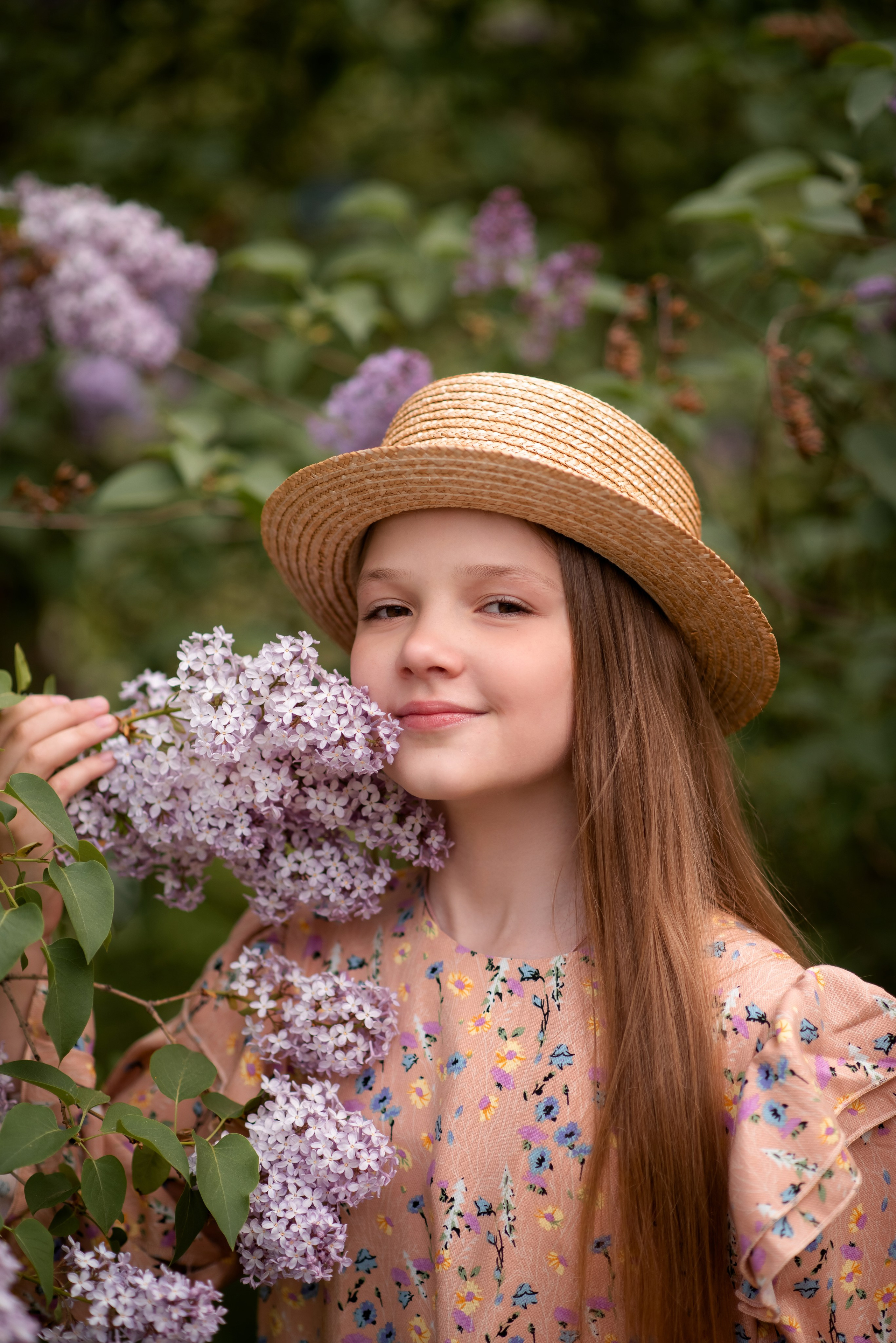 Александра. Фотосессия в цветущей сирени. Семейный и детский фотограф в Туле Светлана Воронкова