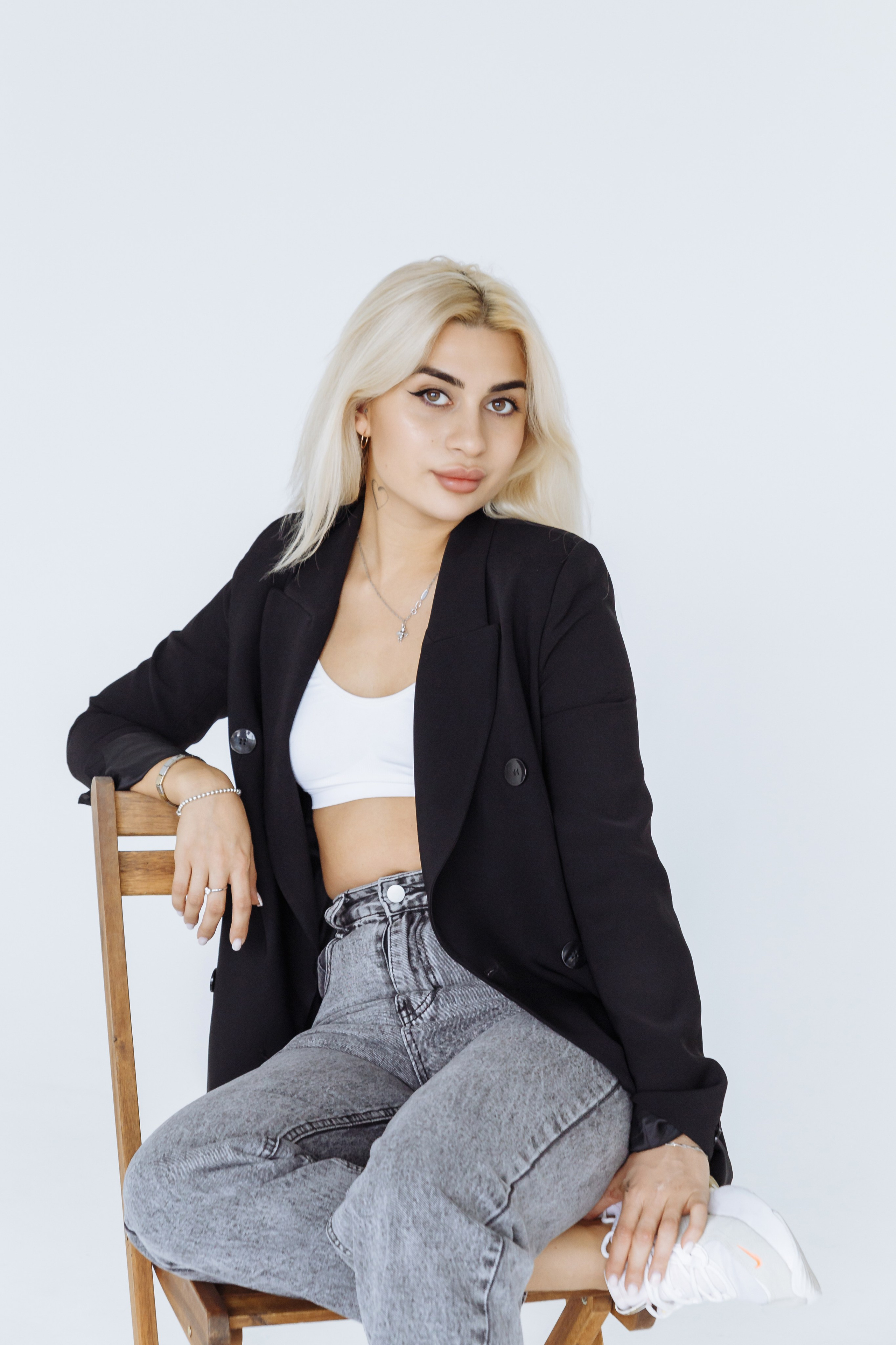 Сабина в студии. Событийный фотограф Максим Бескоровайновнов