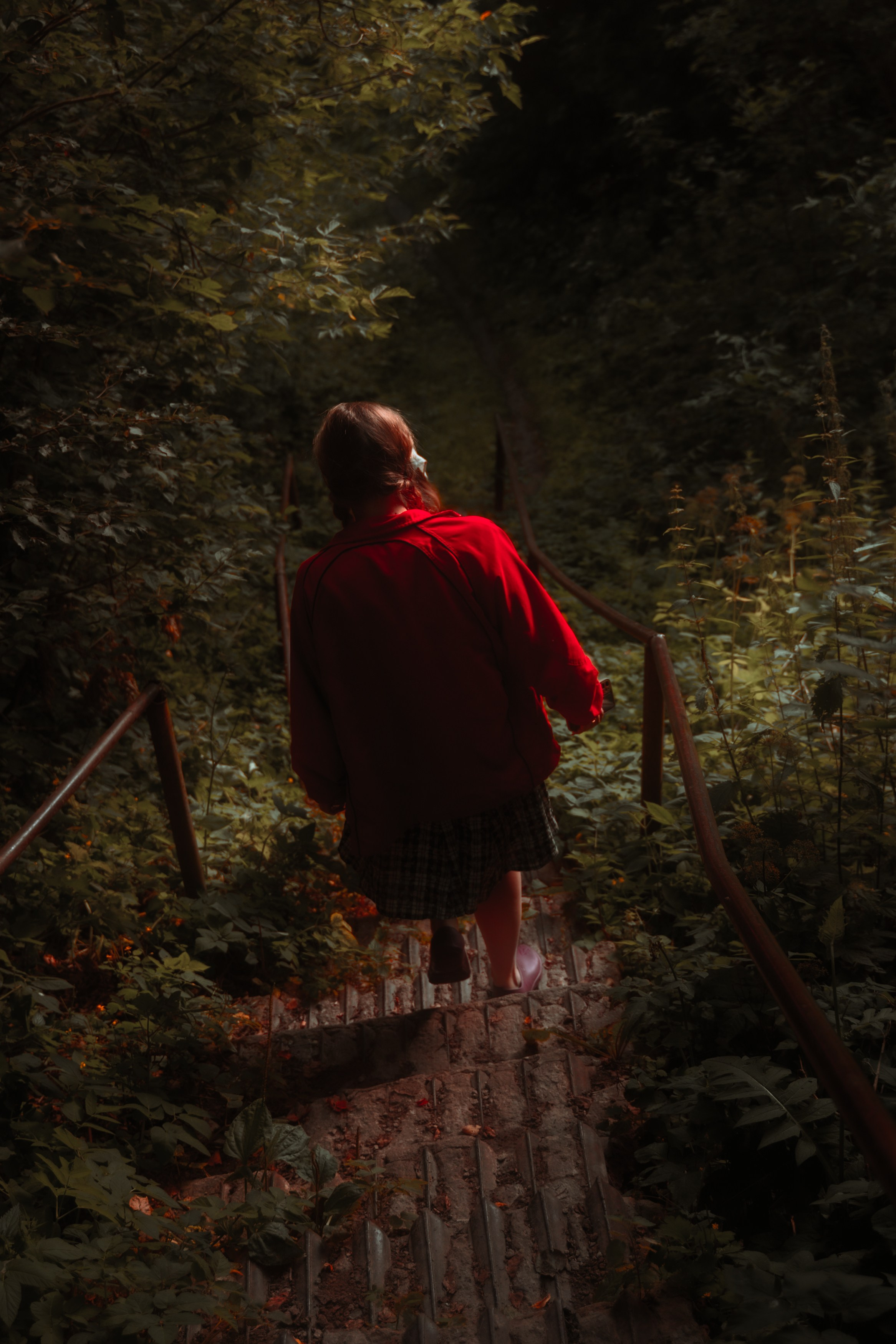 Лера и Юля. Ищем потаённое. Портретный и предметный фотограф в Санкт-Петербурге