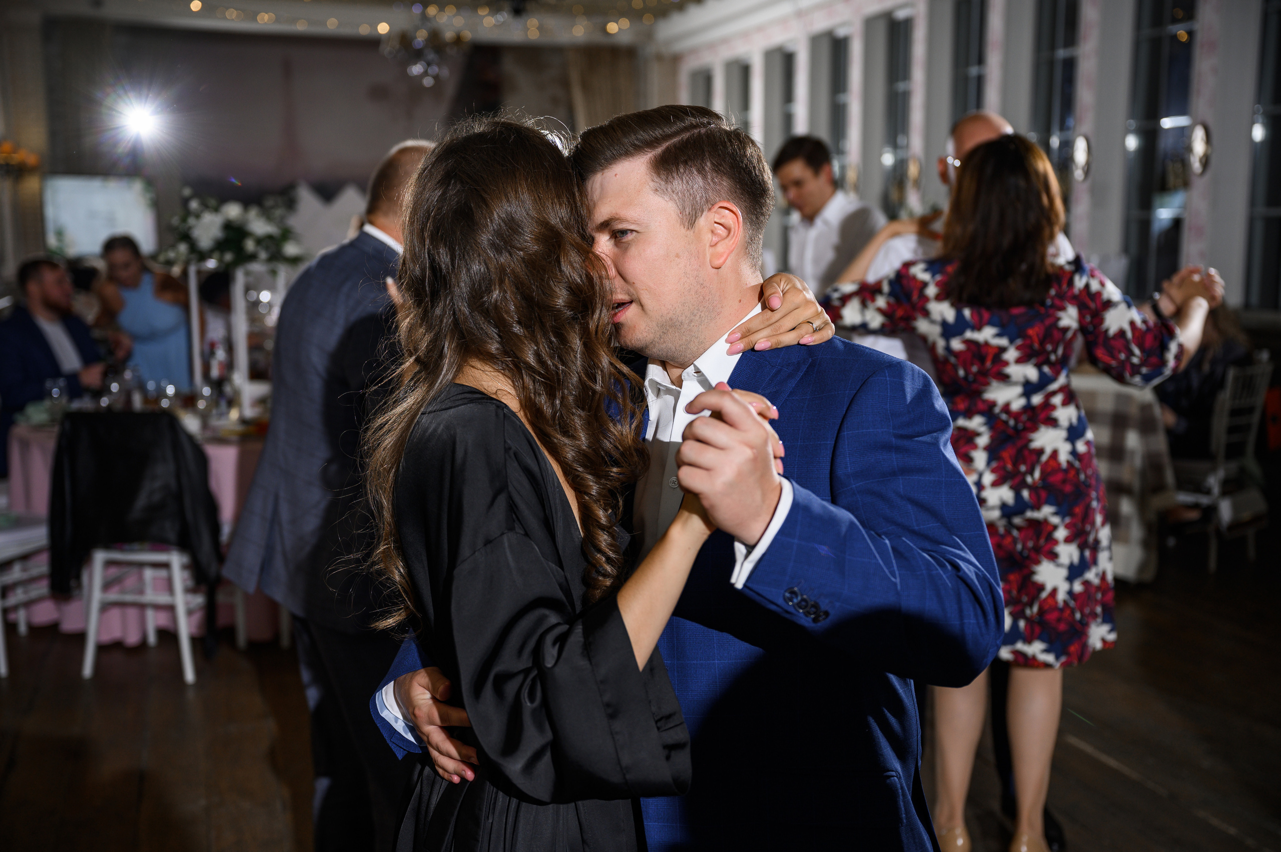 Свадебная фотосессия Барвиха luxury village. Свадебный фотограф Москва Юрий Кульман