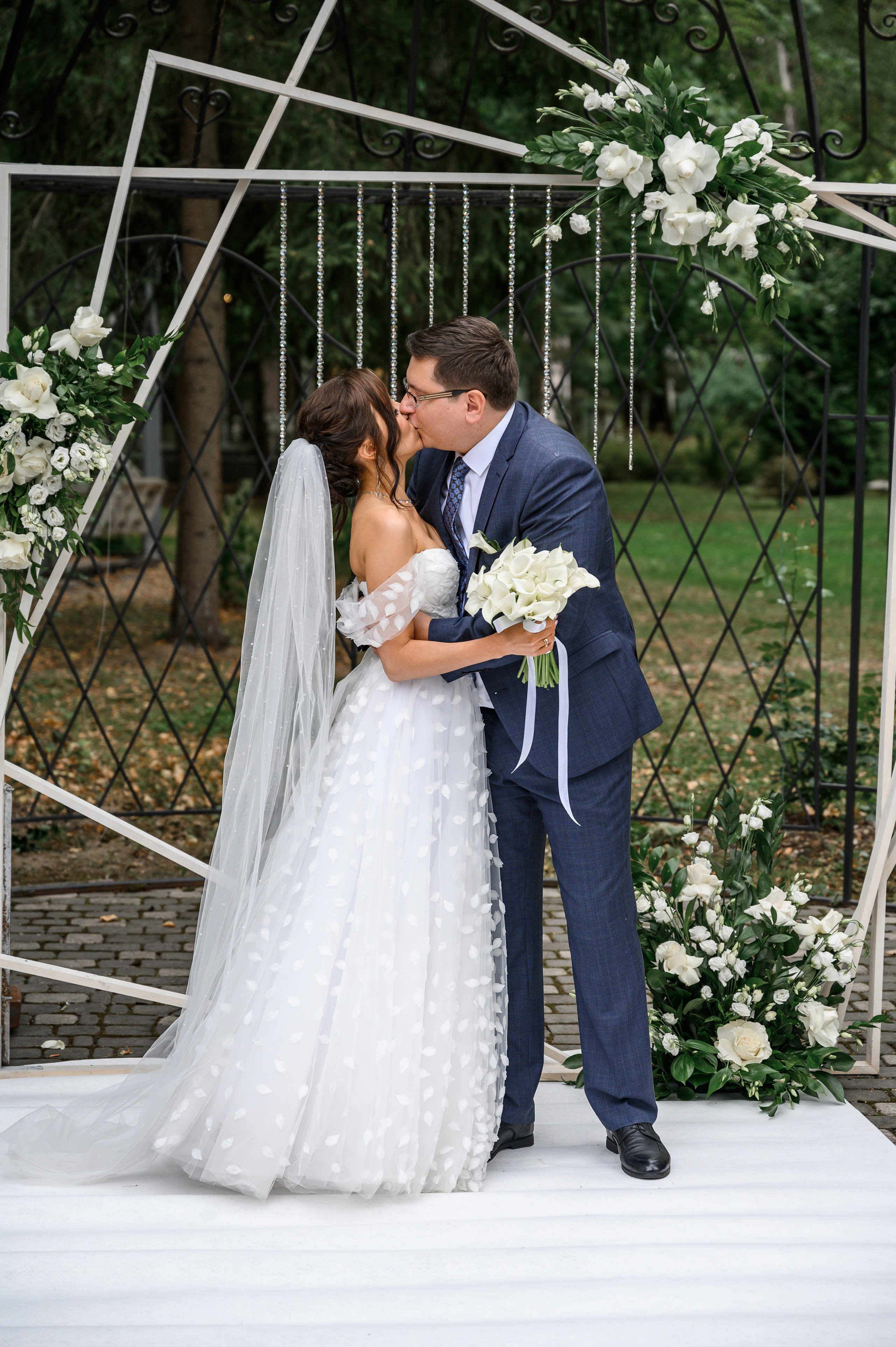 Свадебная фотосессия Барвиха luxury village. Свадебный фотограф Москва Юрий Кульман