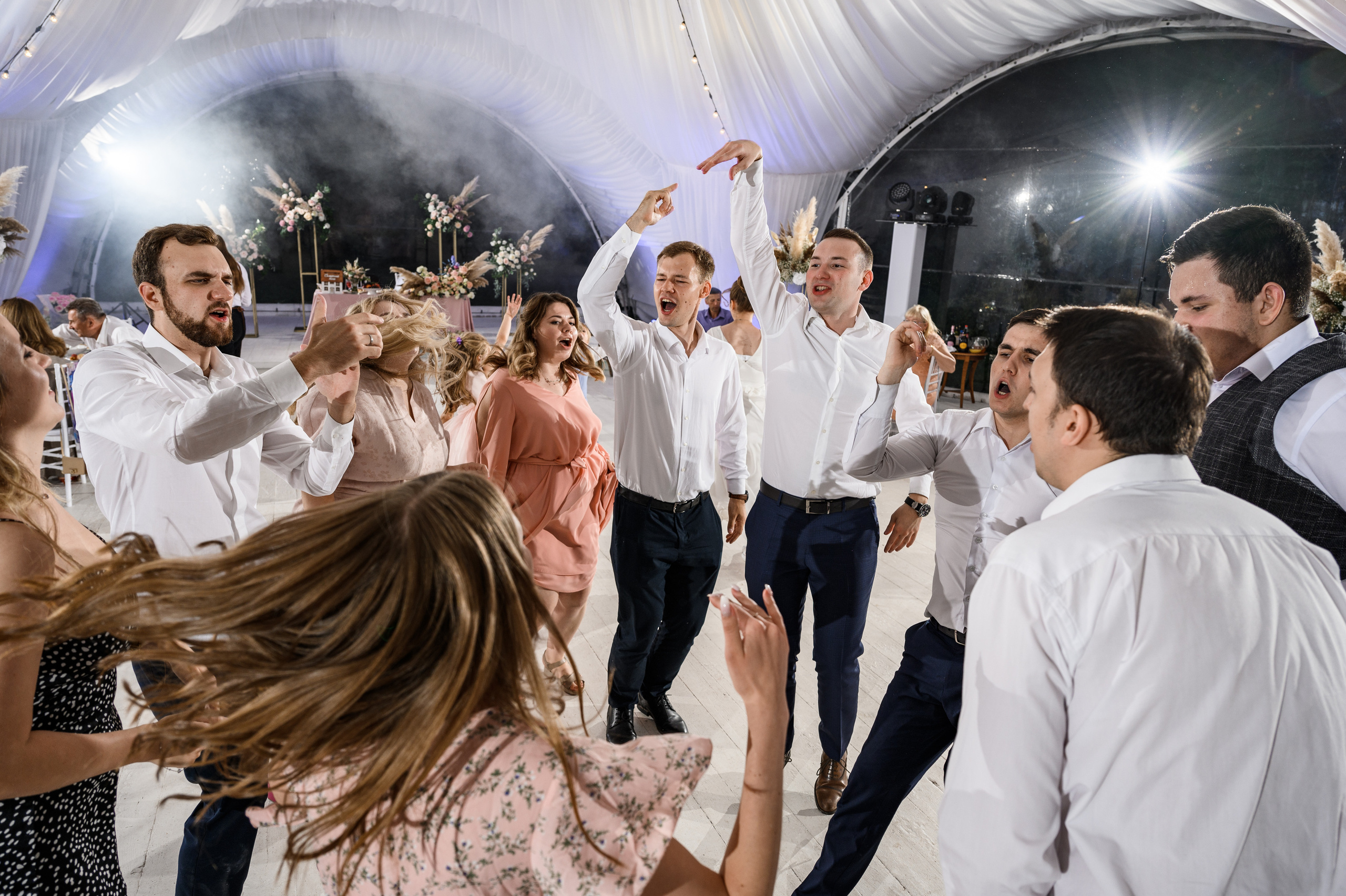 Свадьба шатёр Лесная дача. Свадебный фотограф Москва Юрий Кульман