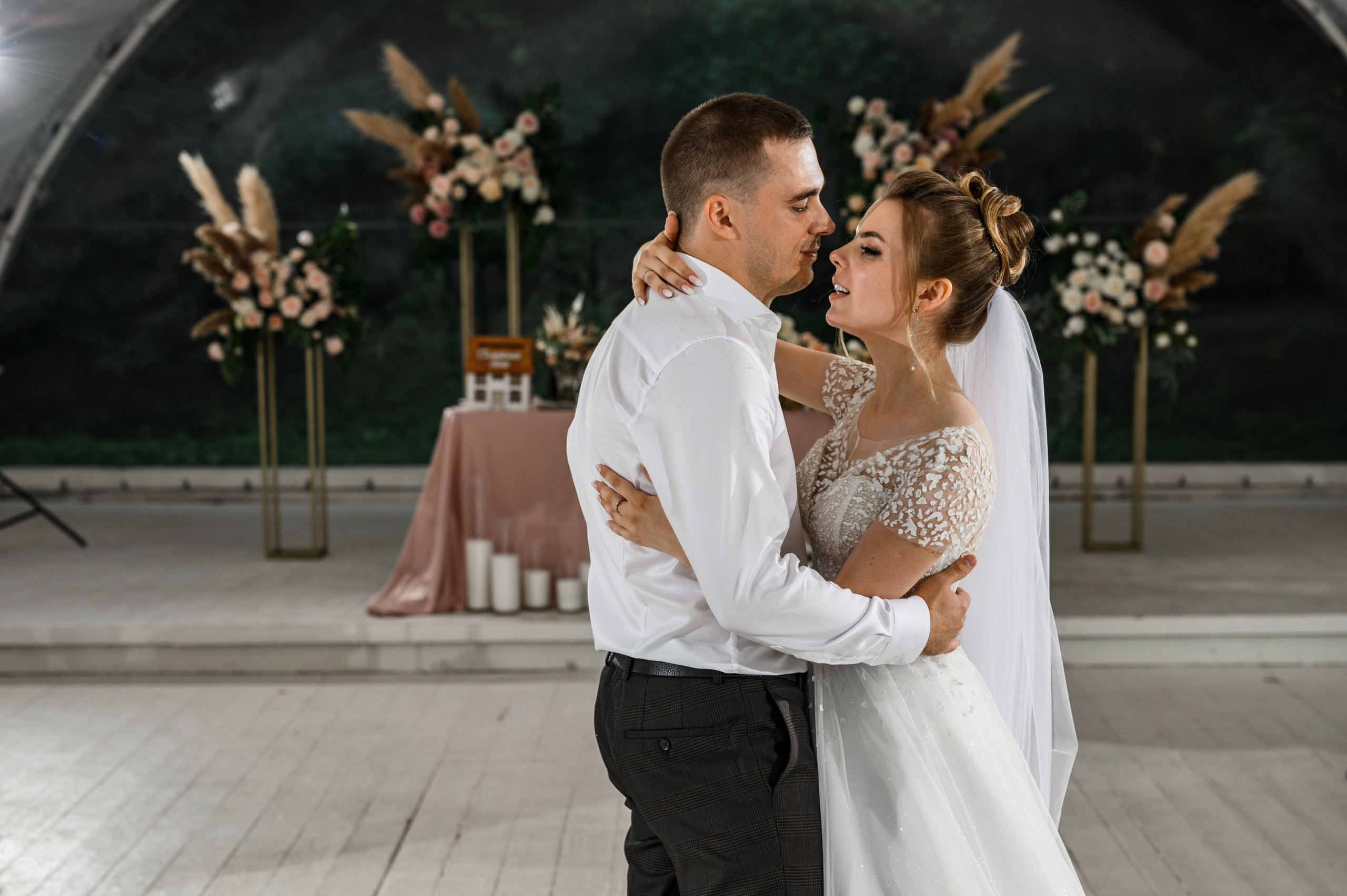 Свадьба шатёр Лесная дача. Свадебный фотограф Москва Юрий Кульман