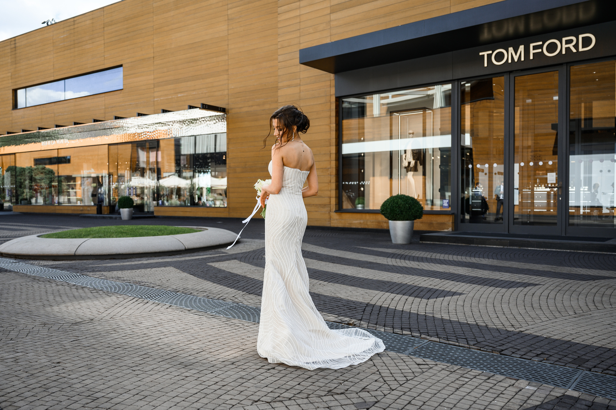 Свадебная фотосессия Барвиха luxury village. Свадебный фотограф Москва Юрий Кульман