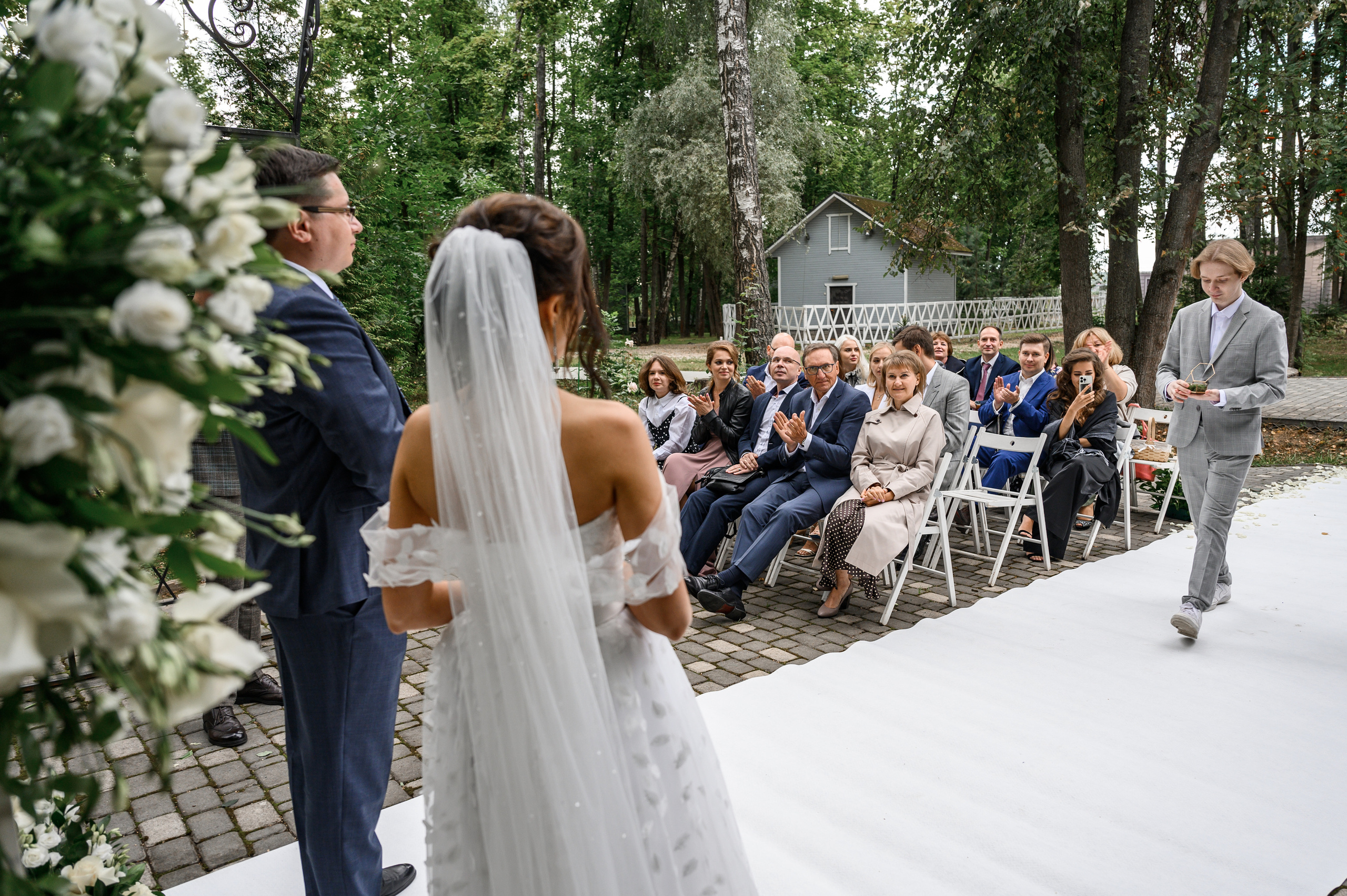 Свадебная фотосессия Барвиха luxury village. Свадебный фотограф Москва Юрий Кульман