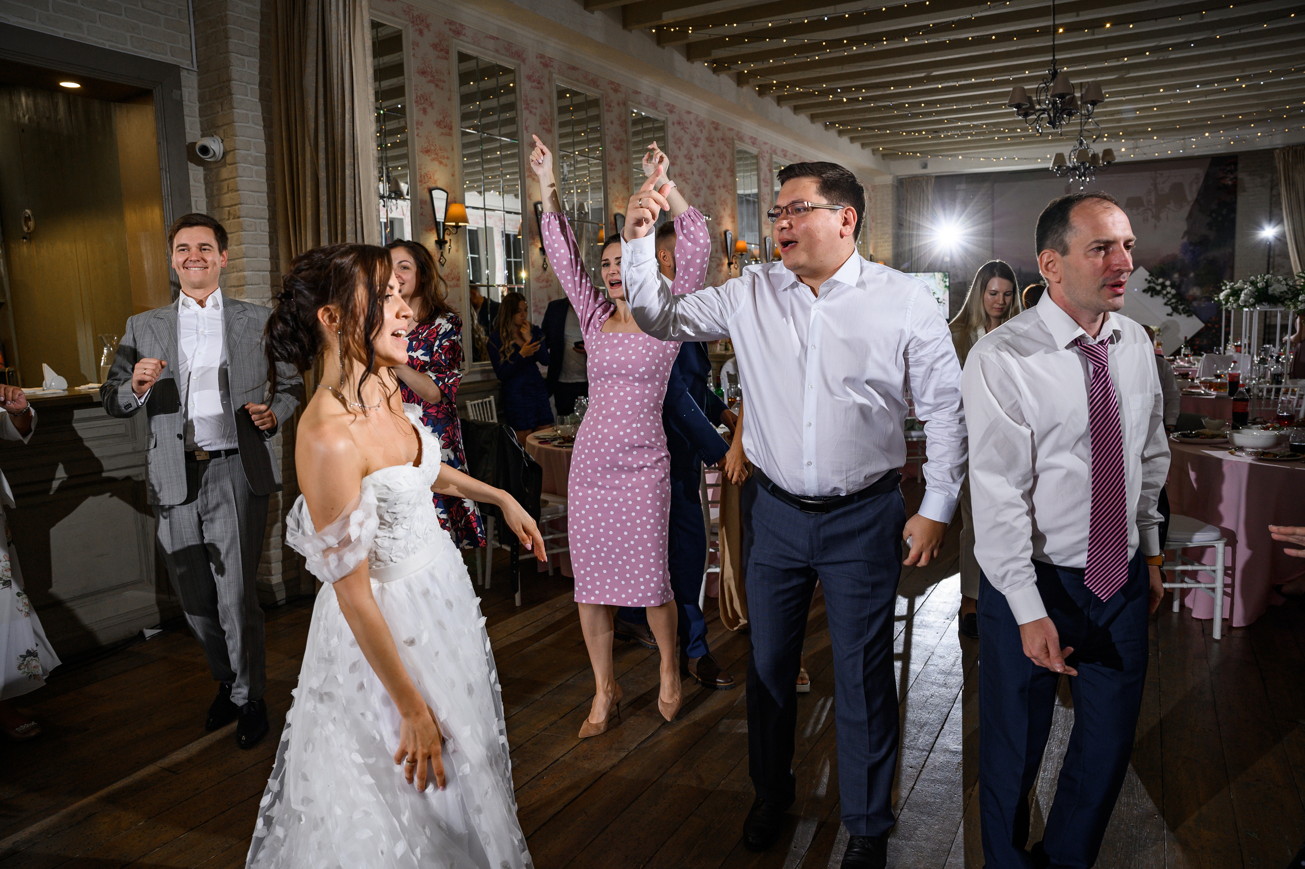 Свадебная фотосессия Барвиха luxury village. Свадебный фотограф Москва Юрий Кульман