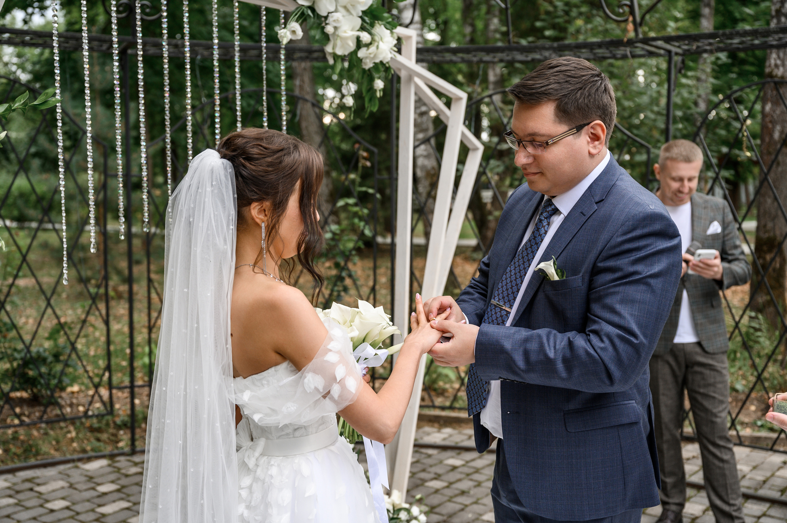 Свадебная фотосессия Барвиха luxury village. Свадебный фотограф Москва Юрий Кульман