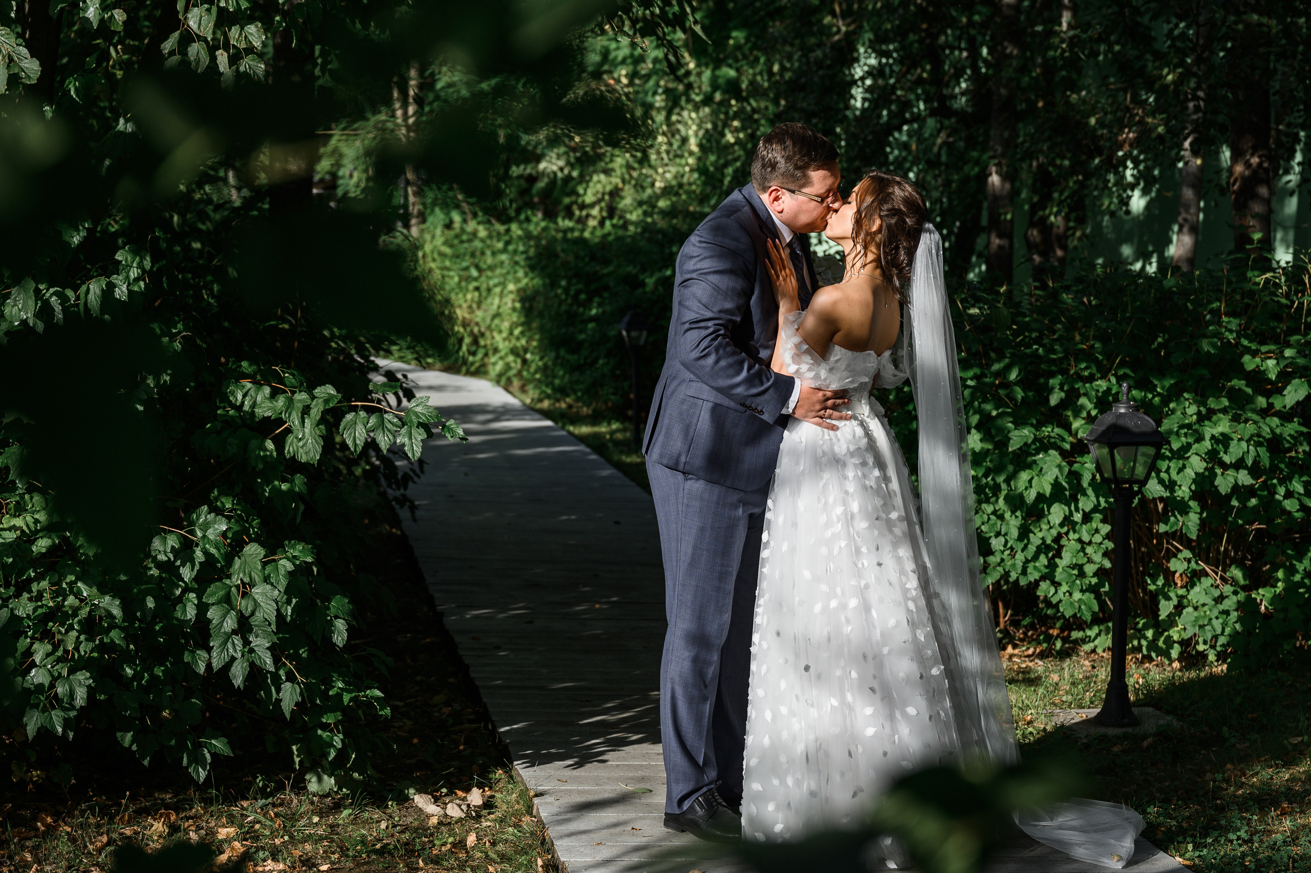 Свадебная фотосессия Барвиха luxury village. Свадебный фотограф Москва Юрий Кульман